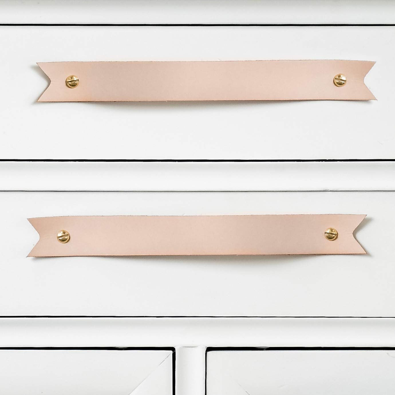 KEYAIIRA - Minimalist Leather & Brass Drawer Handles - Modern Kitchen Cabinet Pulls, Farmhouse Dresser Knobs, Scandinavian Furniture Hardware for Cabinets, Dressers & Nightstands (Set of 10) - Perfect for Home Renovation & DIY Projects