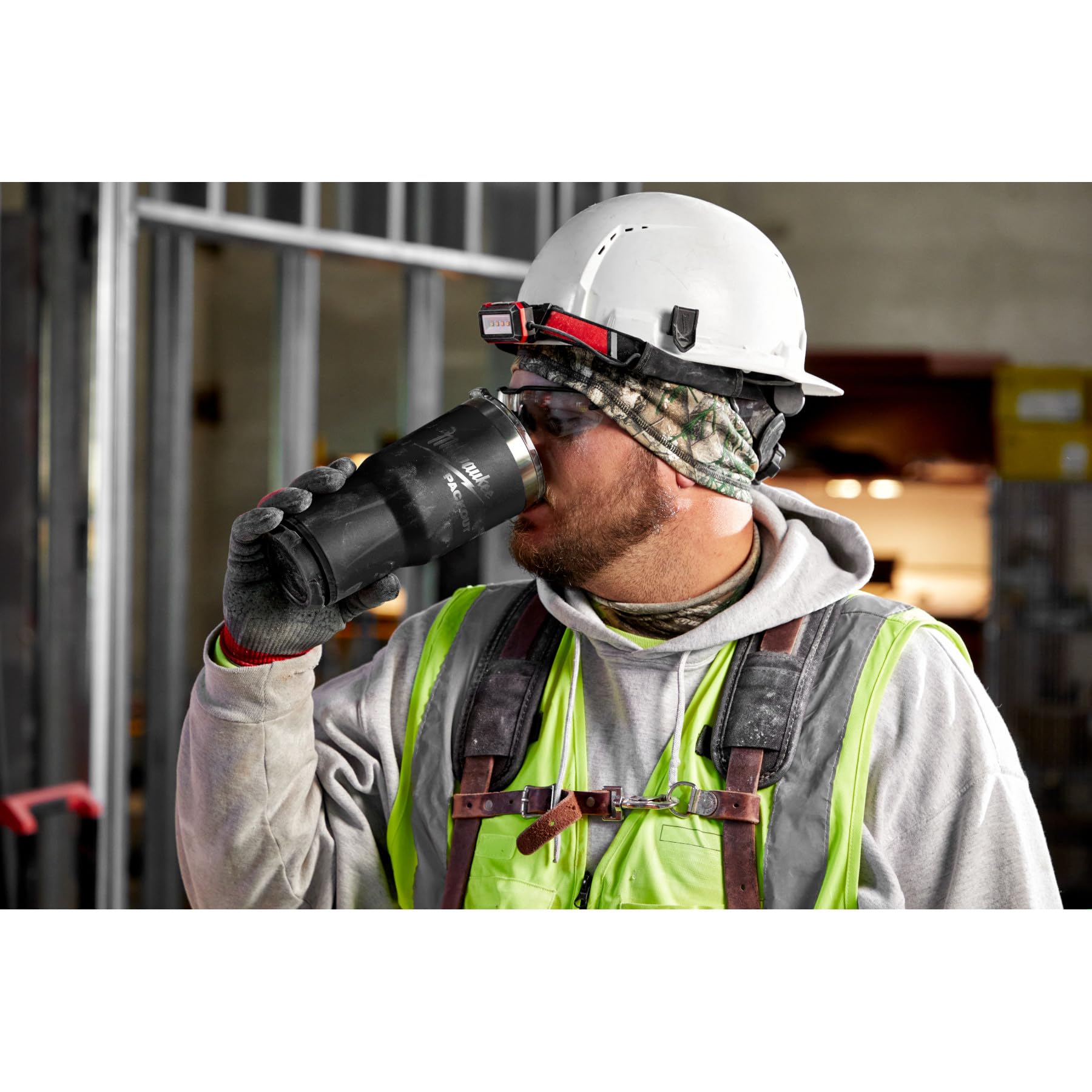 Milwaukee Packout Insulated Tumbler 890ml (30oz) Black - 48-22-8393B - Durable Stainless Steel Travel Mug for Coffee, Tea & Cold Drinks - Perfect for Construction Sites, Camping & Outdoor Adventures