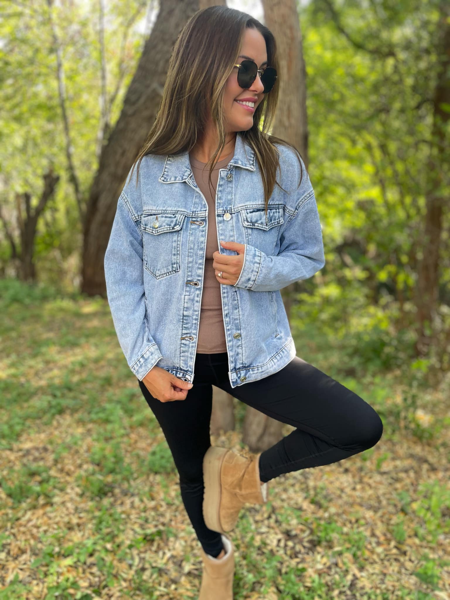 Stylish Light Wash Denim Jacket for Women & Men | Vintage Distressed Denim Coat | Perfect for Casual Outfits, Spring Layering & Streetwear Fashion