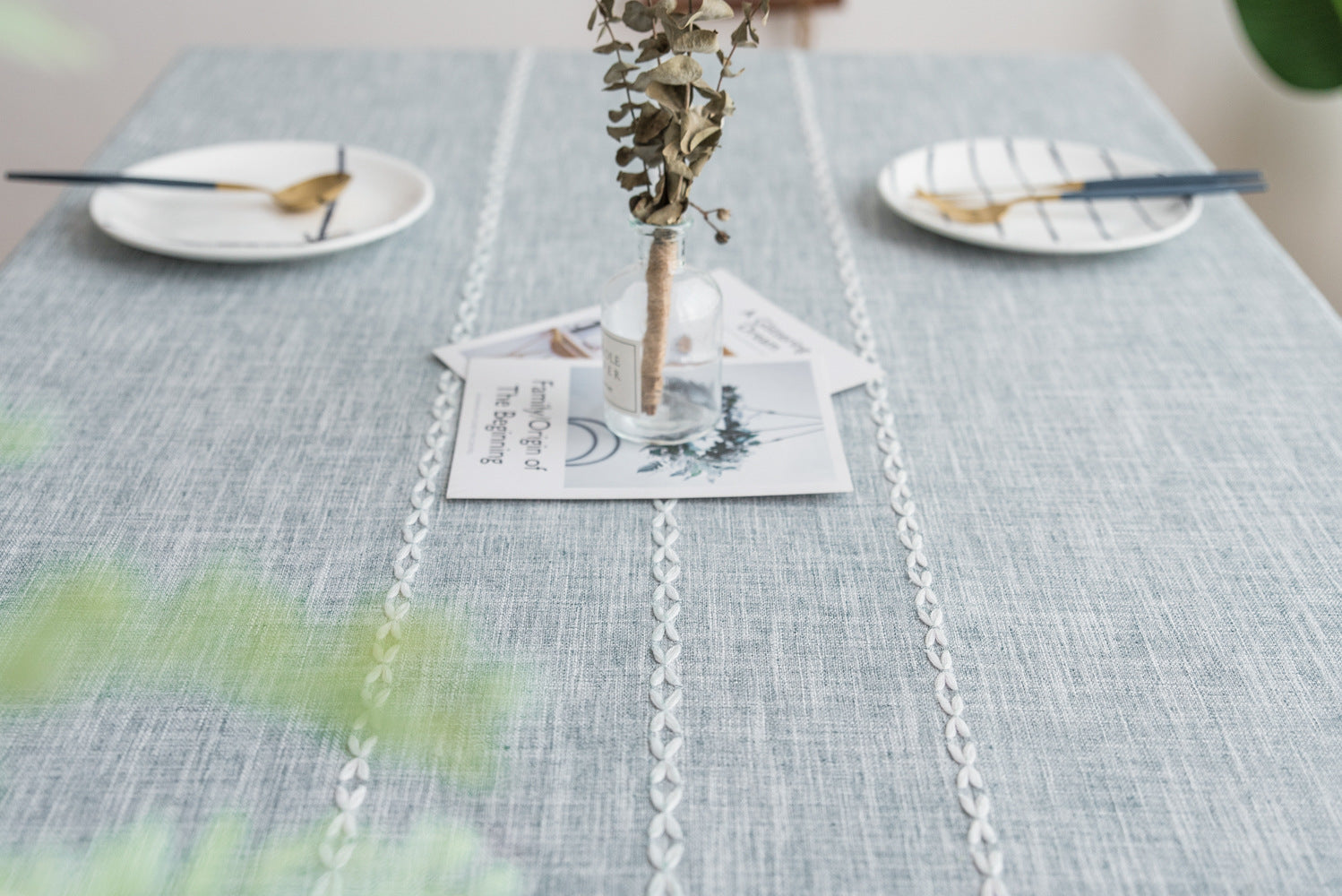 140cm x 90cm Grey Striped Cotton Linen Tablecloth with Embroidered Tassels - European American Farmhouse Style for Restaurants, Cafes & Home Dining Decor