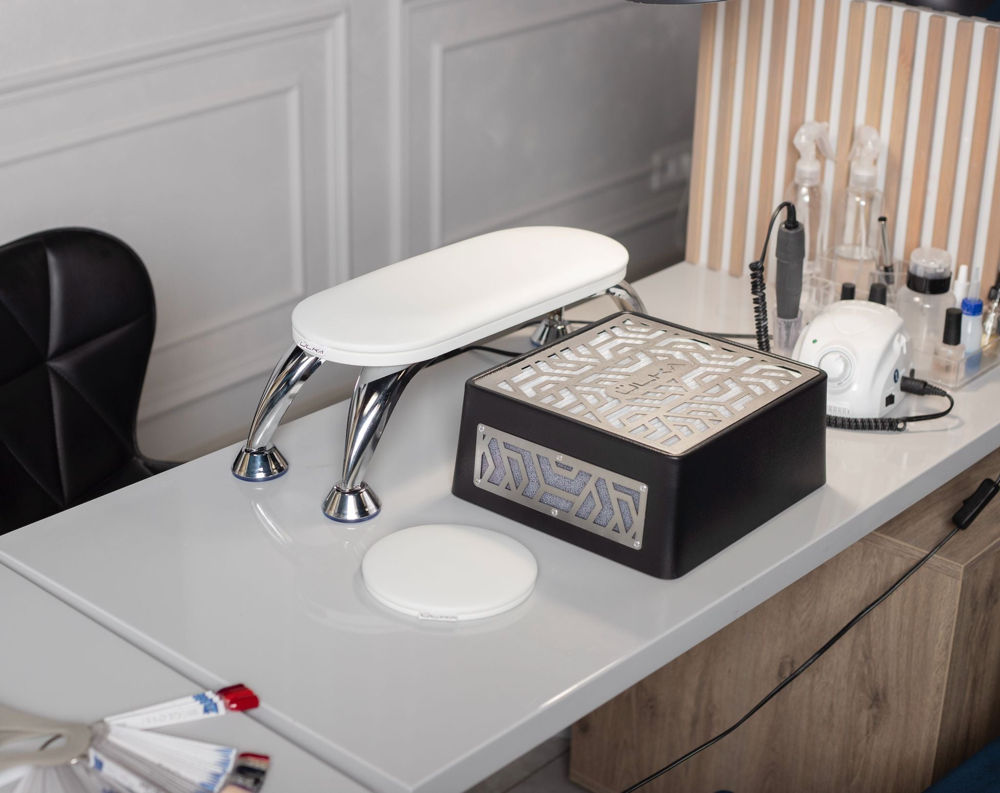 ULKA Premium Black Nail Dust Collector - Professional Salon & Home Manicure Dust Extractor for Nail Art, Acrylic & Gel Polish - Perfect for Nail Technicians & DIY Enthusiasts