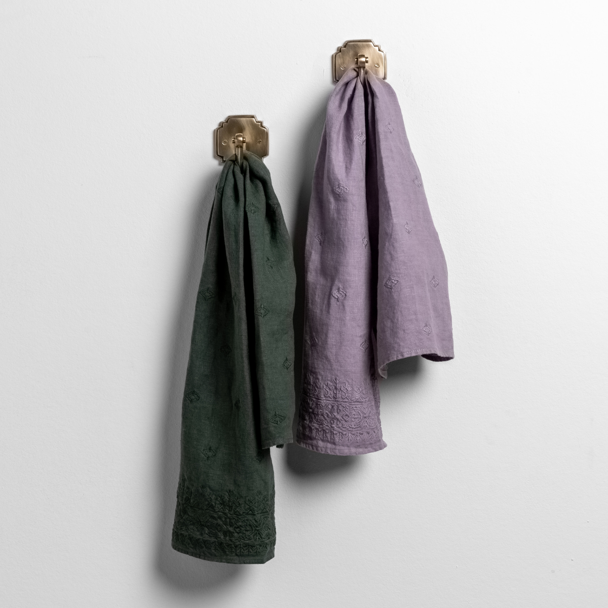 Premium Cotton Guest Towel Set - Soft & Absorbent Bath Towels for Home & Hotel Use - Perfect for Bathroom, Spa, and Luxury Accommodations