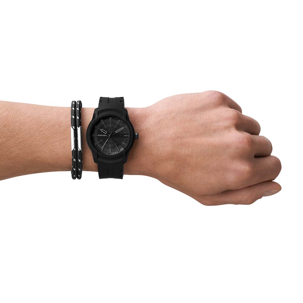 Diesel DZ1978 Armbar Men's Watch Gift Set - Stylish Luxury Timepiece for Formal Events & Everyday Wear