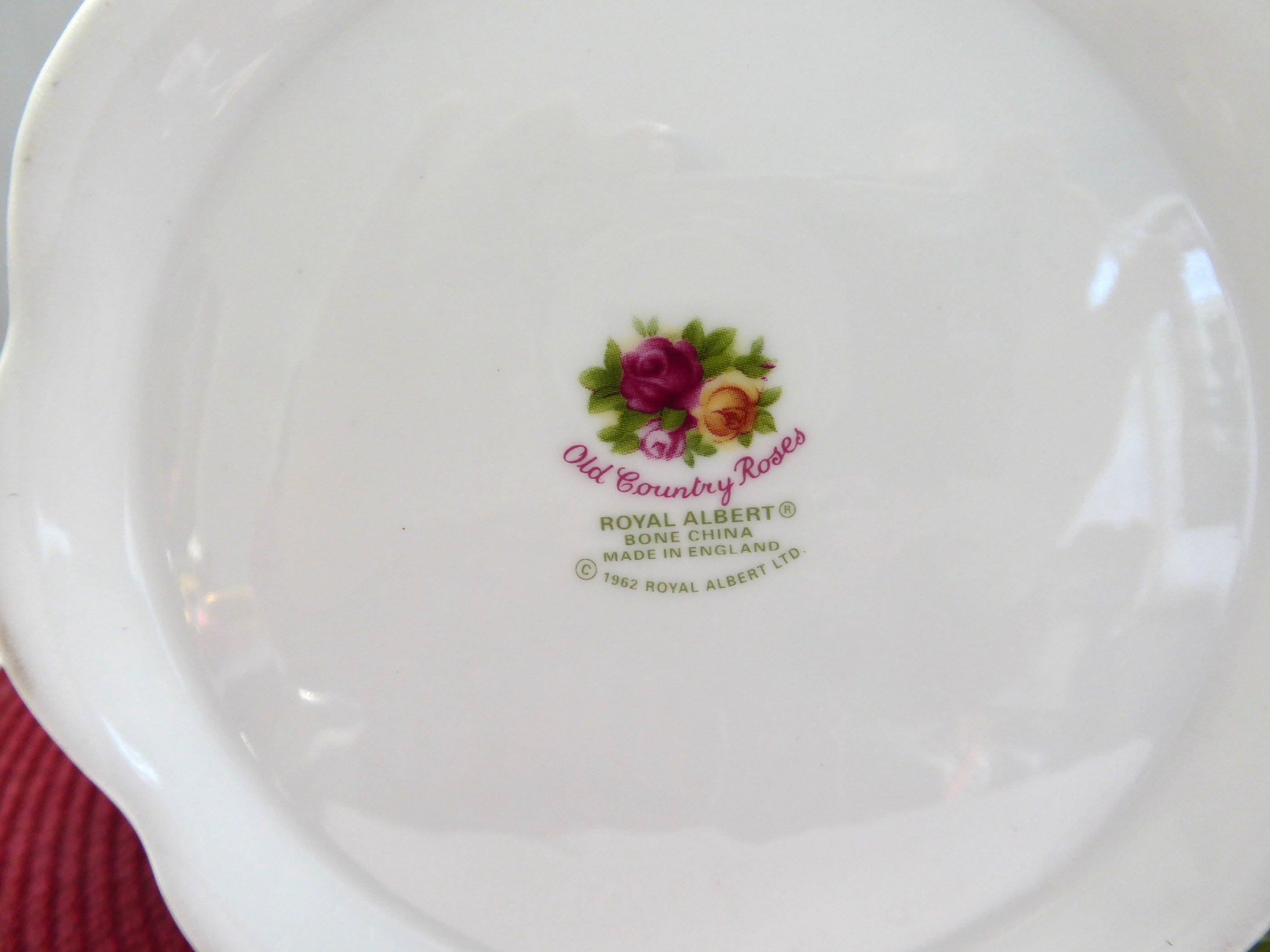 Vintage Royal Albert Old Country Roses Large Teapot - 48oz English Porcelain Teapot (1974-1992) | Perfect for Afternoon Tea, Bridal Showers & Collectible Display