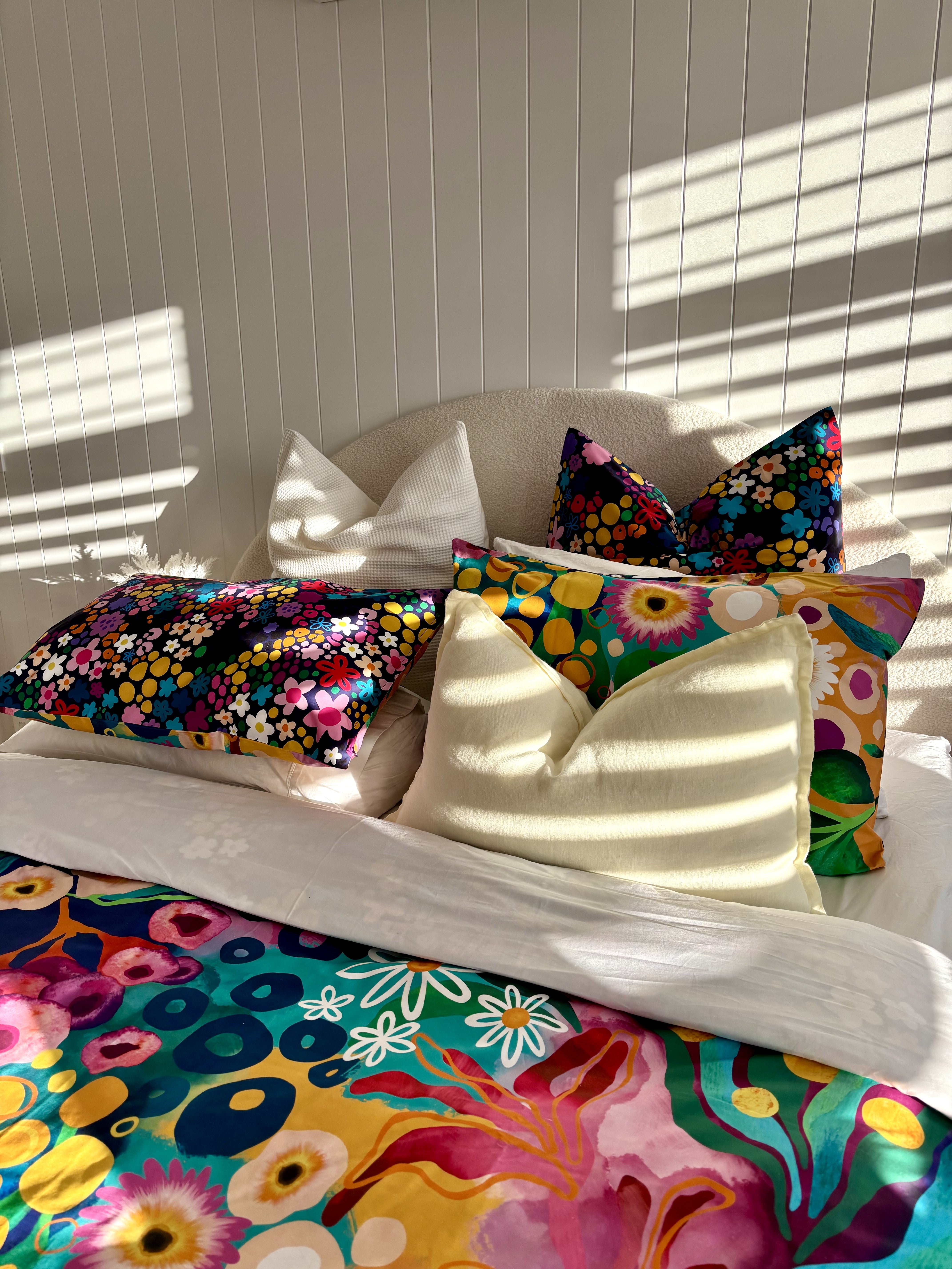 Kasey Rainbow Matilda Quilt Cover Set - Soft & Stylish Bedding for Cozy Nights - Perfect for Master Bedrooms, Guest Rooms & Dorm Decor