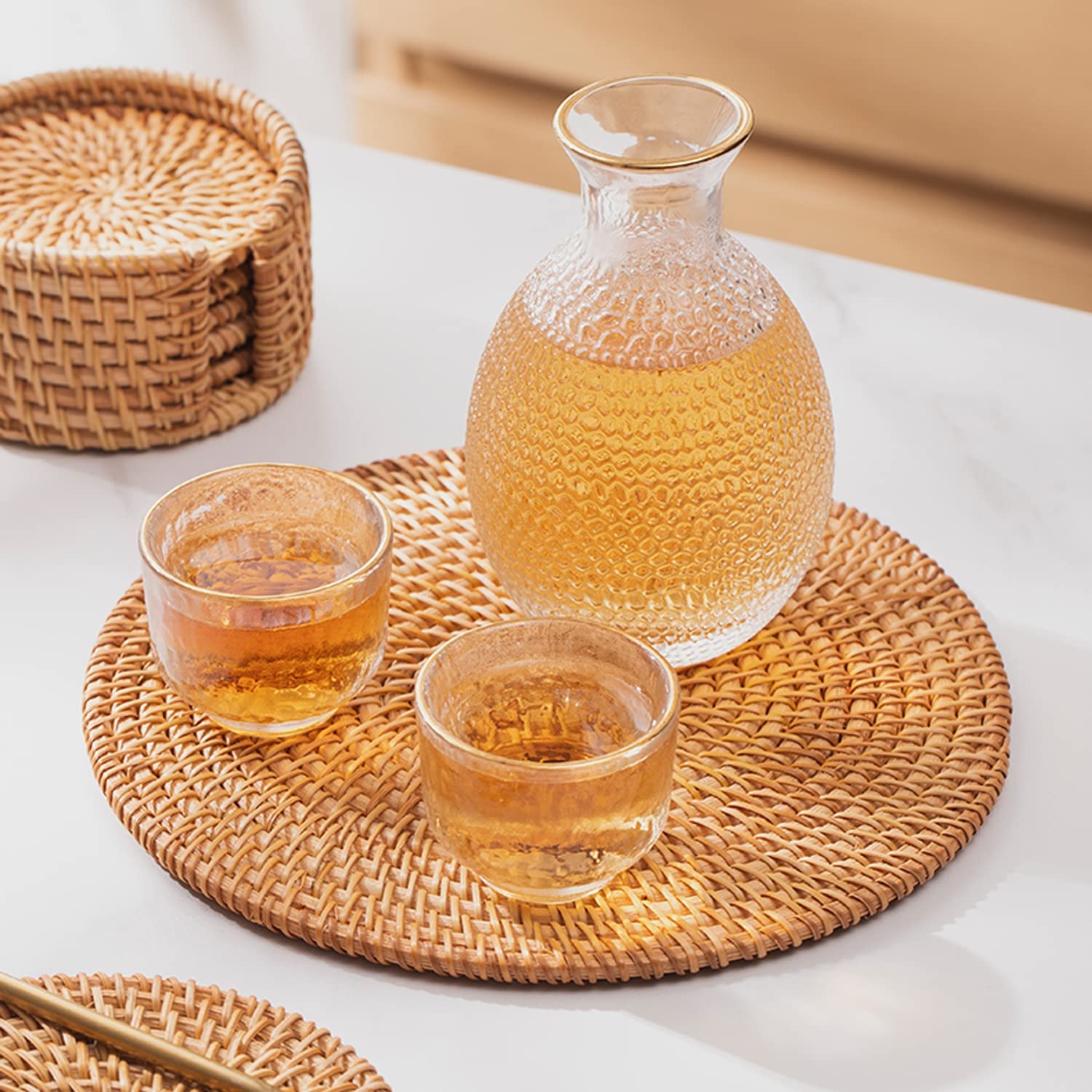 Round Woven Placemats for Dining Table - Natural Farmhouse Style Heat-Resistant Coasters (Set of 4, 8cm) - Perfect for Tea Time, Dinner Parties & Rustic Home Decor