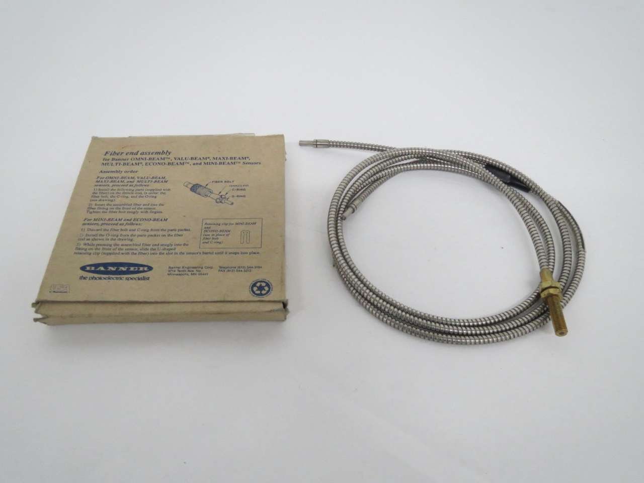BANNER ENGINEERING BT26S BIFURCATED Fiber Optic Sensor - BT2 Series, 2M Cable, Diffuse Mode with Thread Mounting | Ideal for Industrial Automation, Packaging, and Material Handling Applications