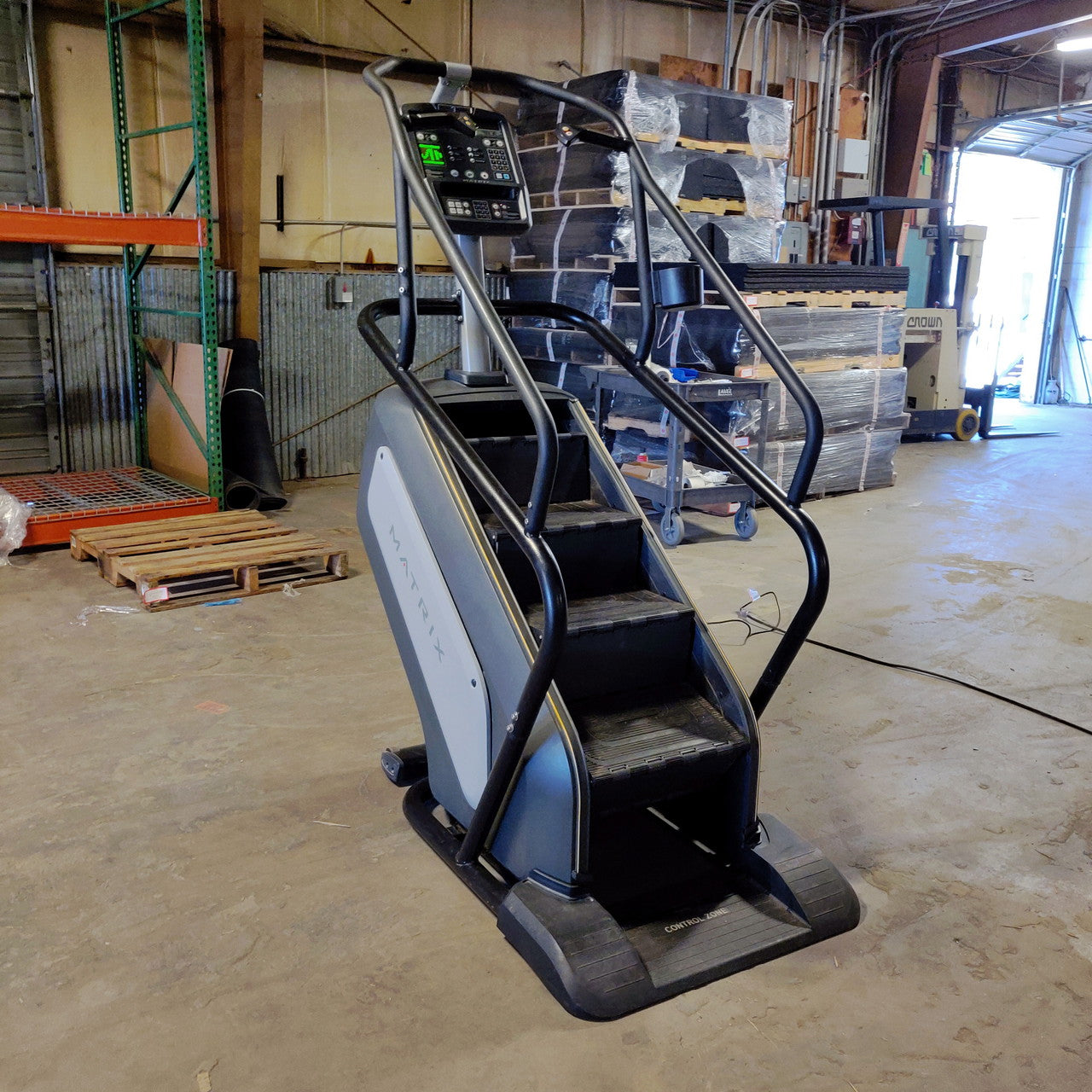 Matrix Stairclimber C5X & C7X - Heavy Duty Stair Stepper Machine for Home Gym, Cardio & Lower Body Workout - Perfect for Small Spaces, Apartment Fitness & Rehabilitation Training