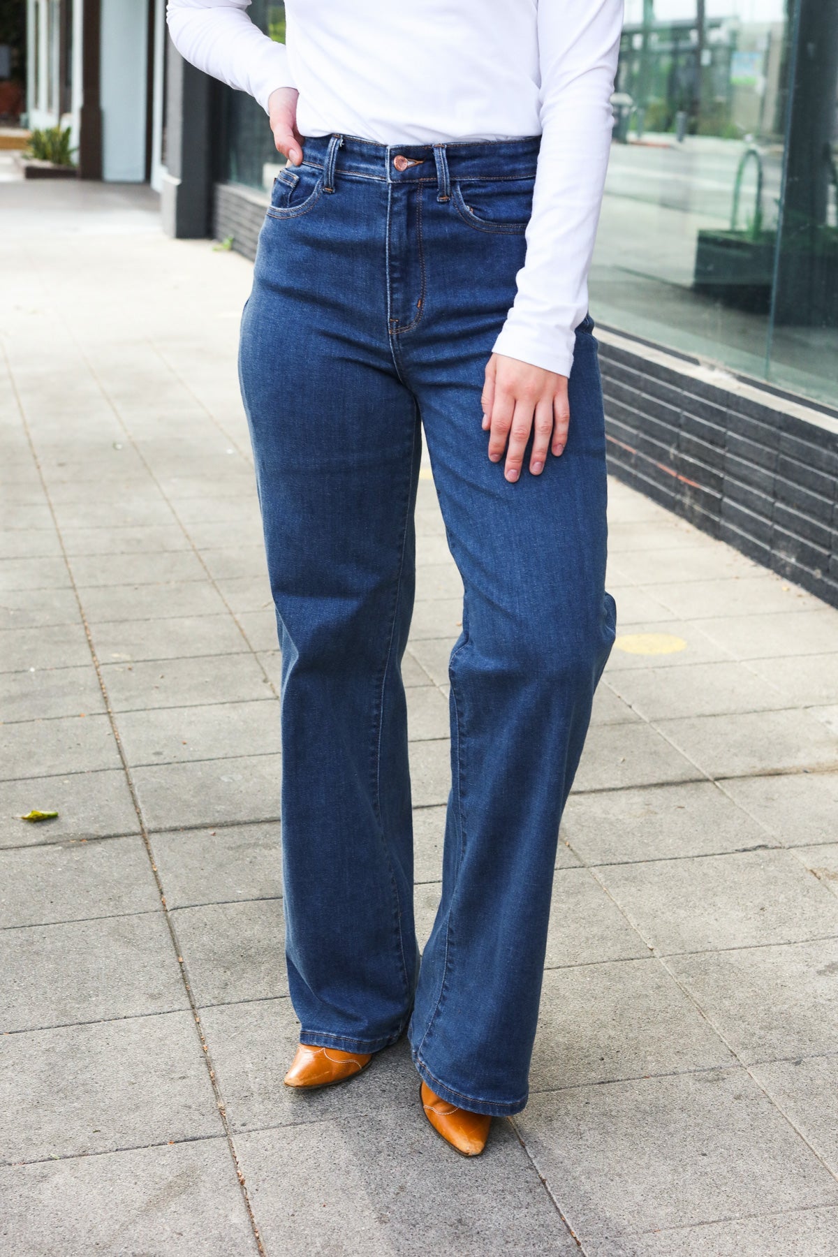 Judy Blue Women's Medium Wash High Waist Wide Leg Jeans - Comfortable Stretch Denim Pants for Casual Wear & Everyday Outfits