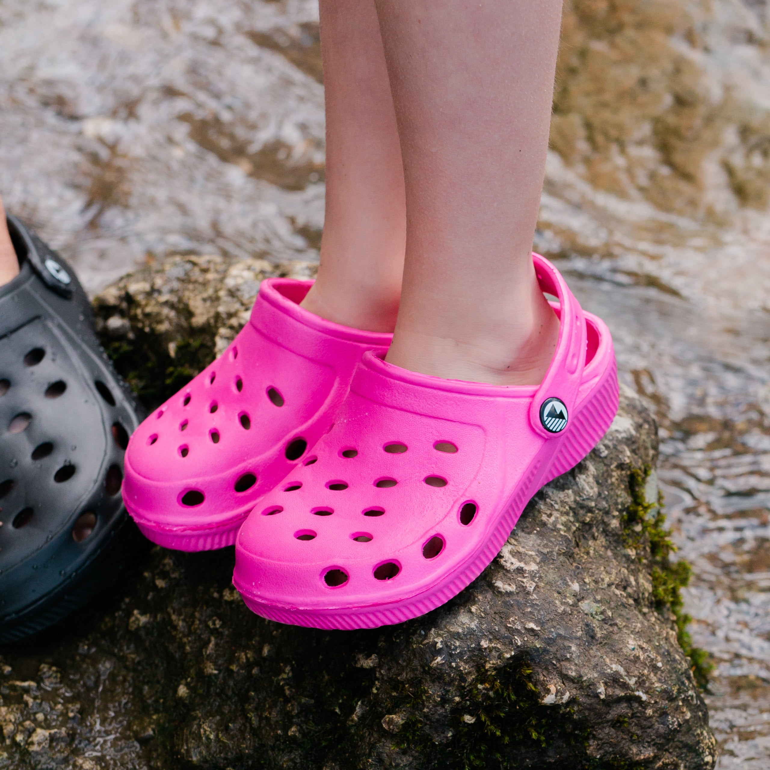 Breathable Kids' Slippers - Soft & Comfortable Ventilated Clogs for Boys & Girls - Perfect for Indoor Play, Beach, Pool & Backyard Fun