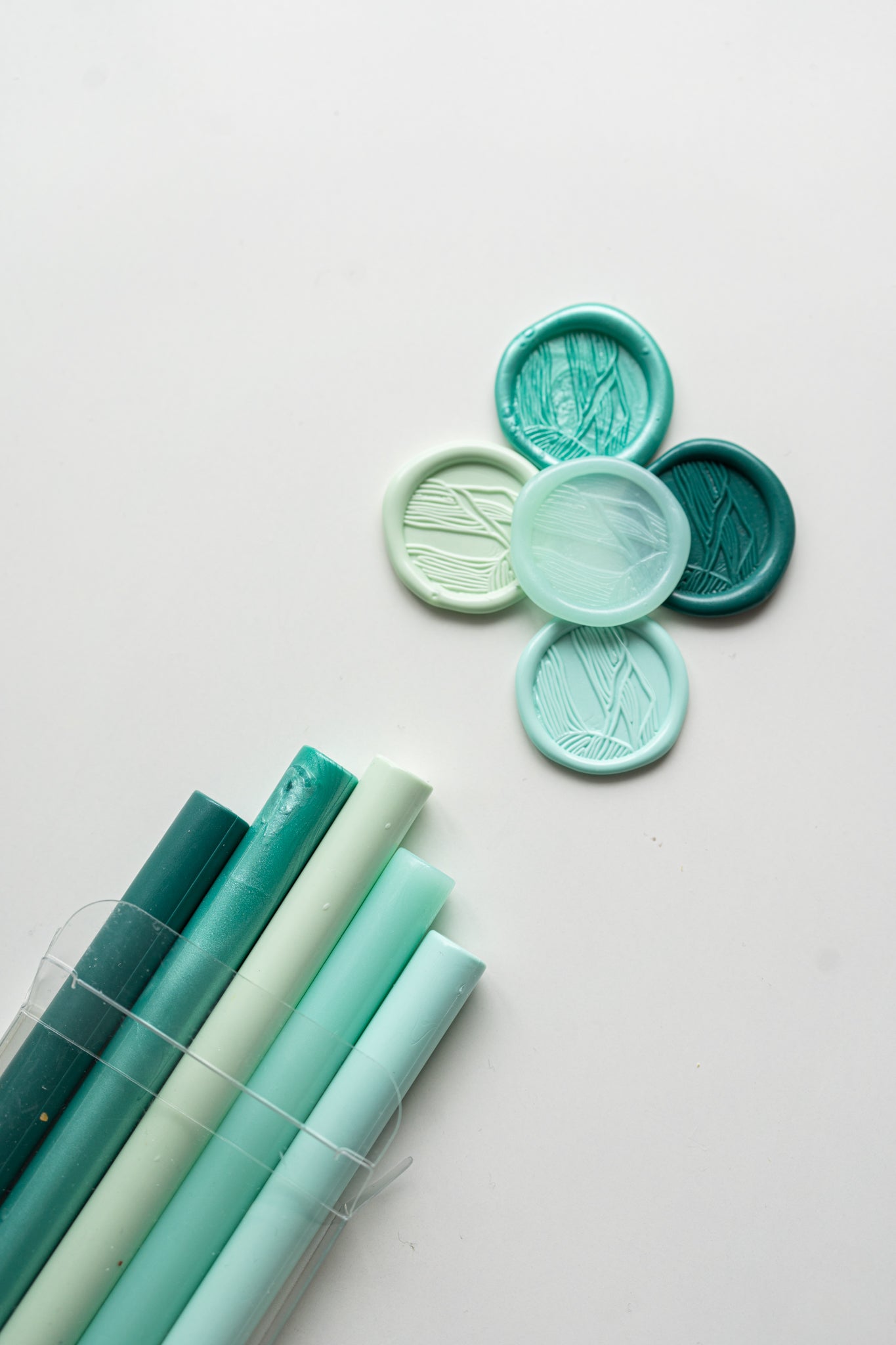 Premium Deep Lagoon Blue Sealing Wax Sticks (5-Pack) - Perfect for Wedding Invitations, Diplomas, and Vintage Letter Sealing
