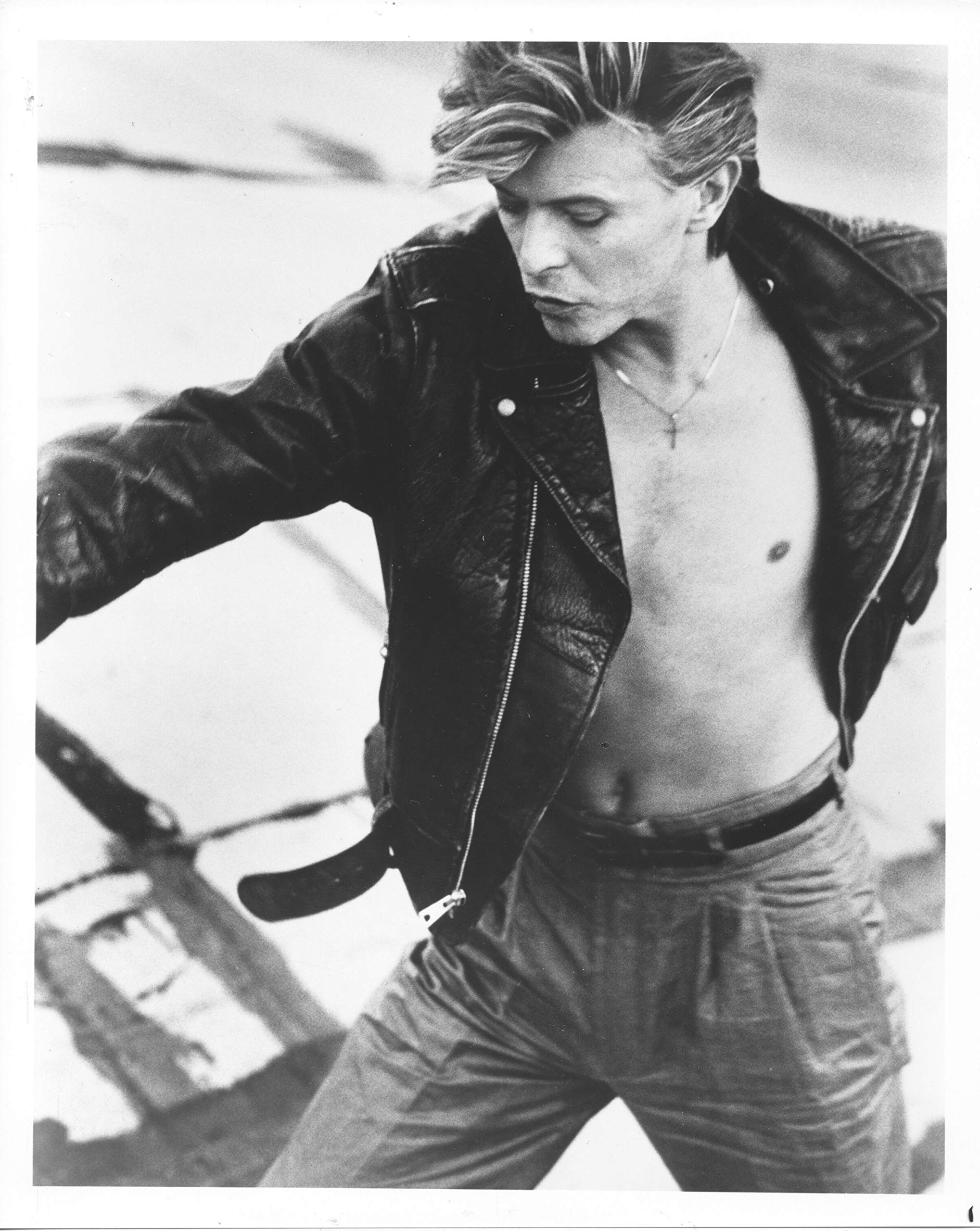 Vintage David Bowie 8x10 Copy Photo A3774 - Perfect for Music Memorabilia Collectors & Home Decor