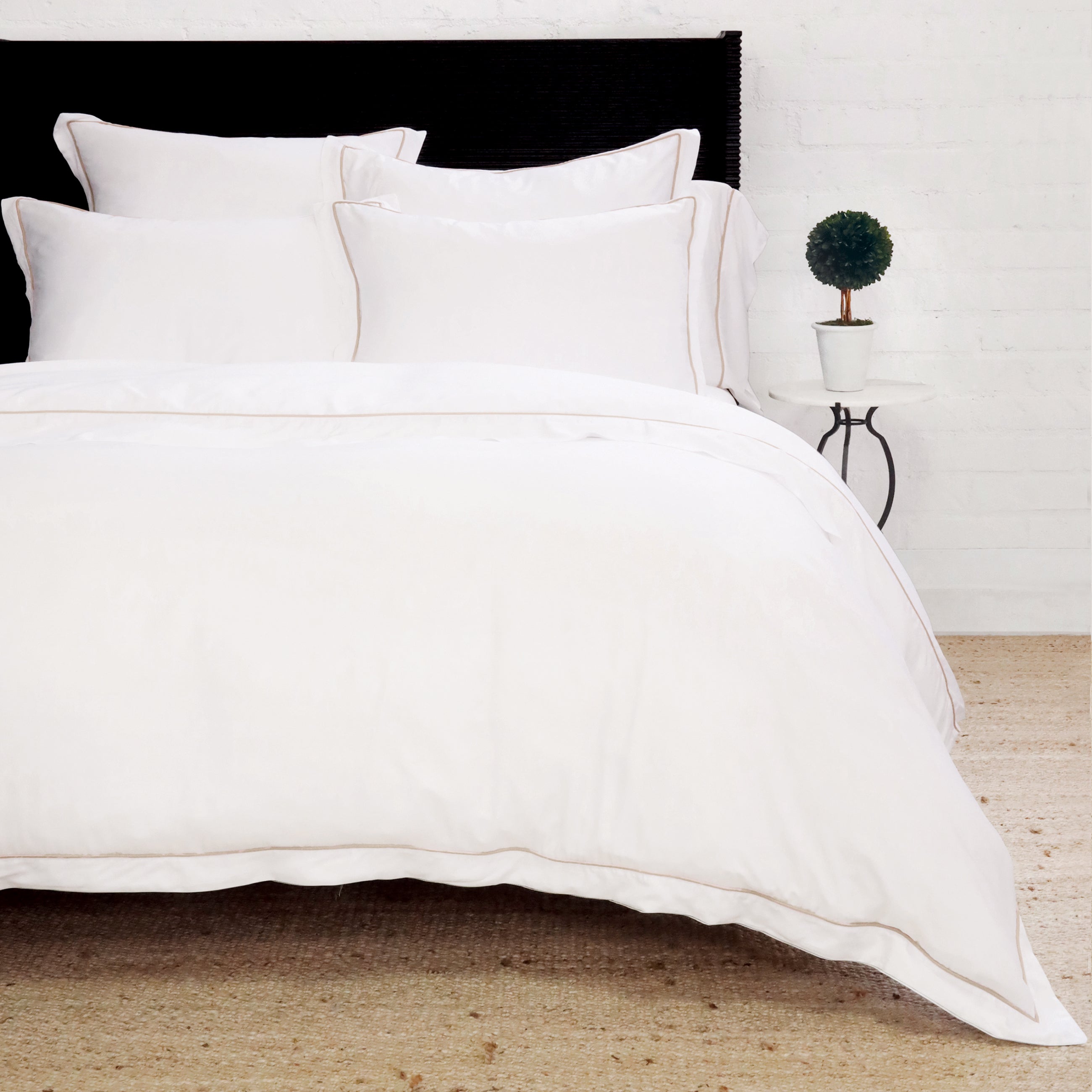 Sheena Bamboo Sateen Duvet Cover Set - Queen Size, Soft & Breathable Bedding Set for Luxurious Sleep - Perfect for Master Bedroom, Guest Room & Hotel Decor