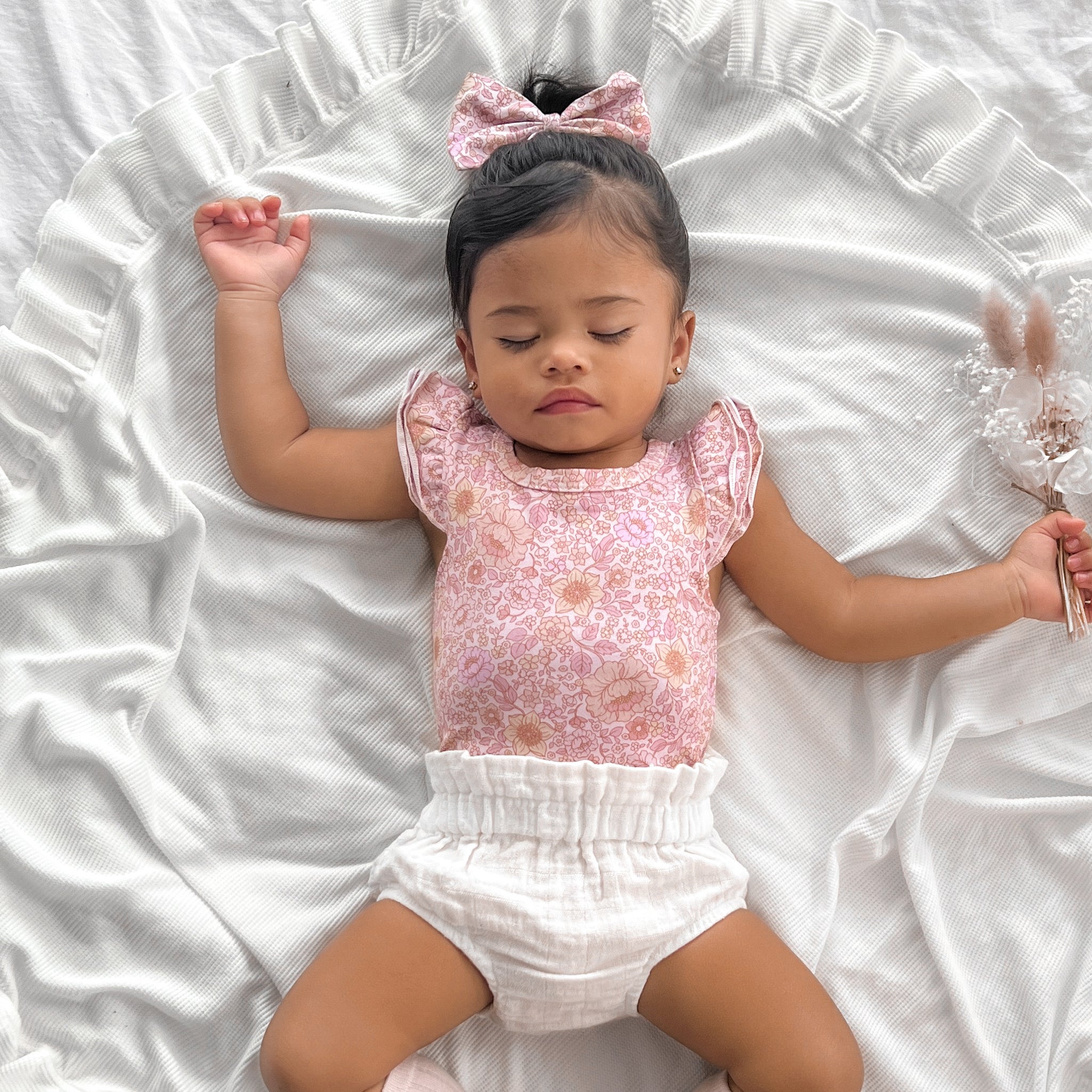 Organic Cotton Muslin Bloomers for Babies - Soft & Breathable Coconut Milk Color - Perfect for Nursery, Playtime & Photo Shoots