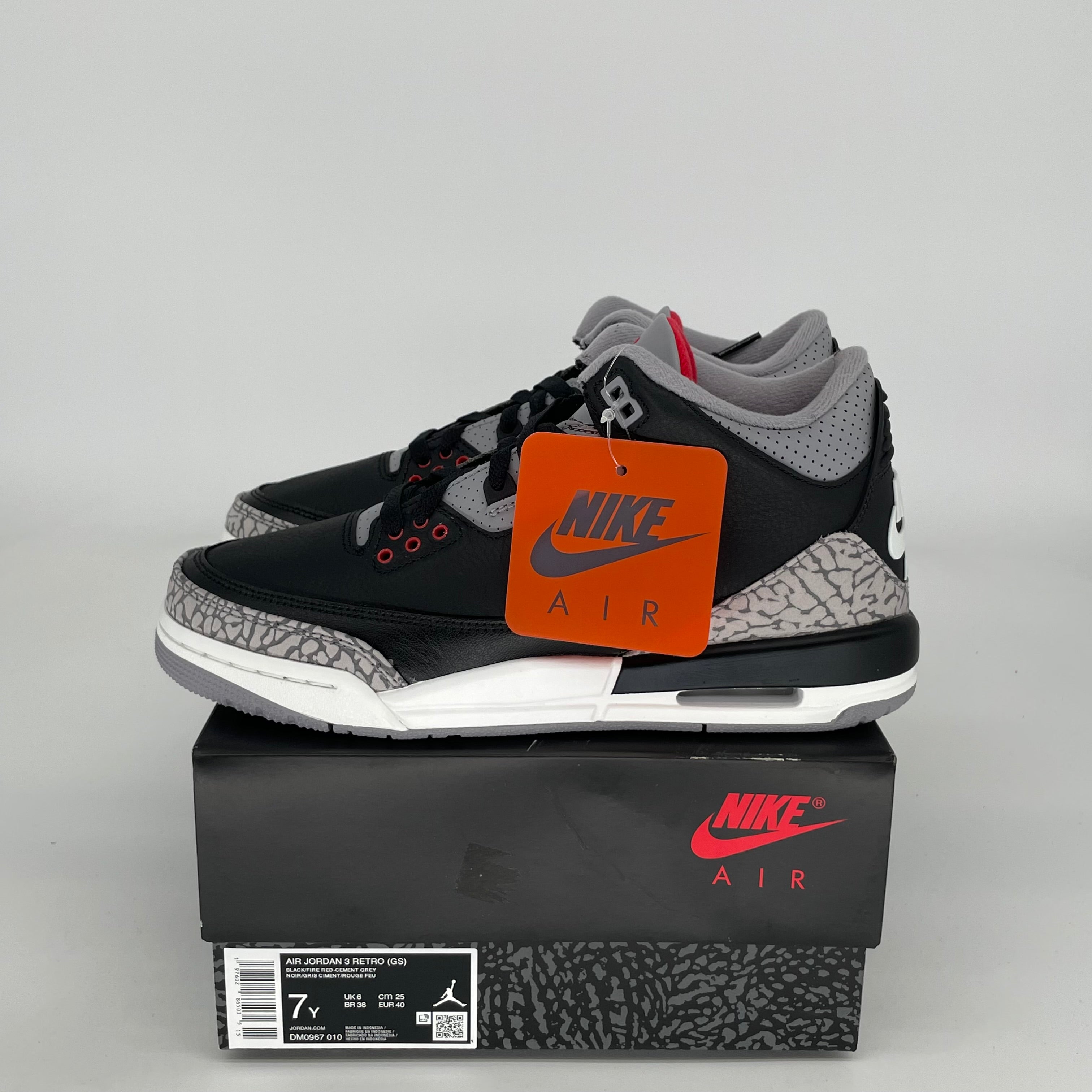 Original Air Jordan 3 Retro 'Black Cement' Sneakers - Size 7Y (DM0967-010) | Men's Basketball Shoes for Streetwear & Casual Style