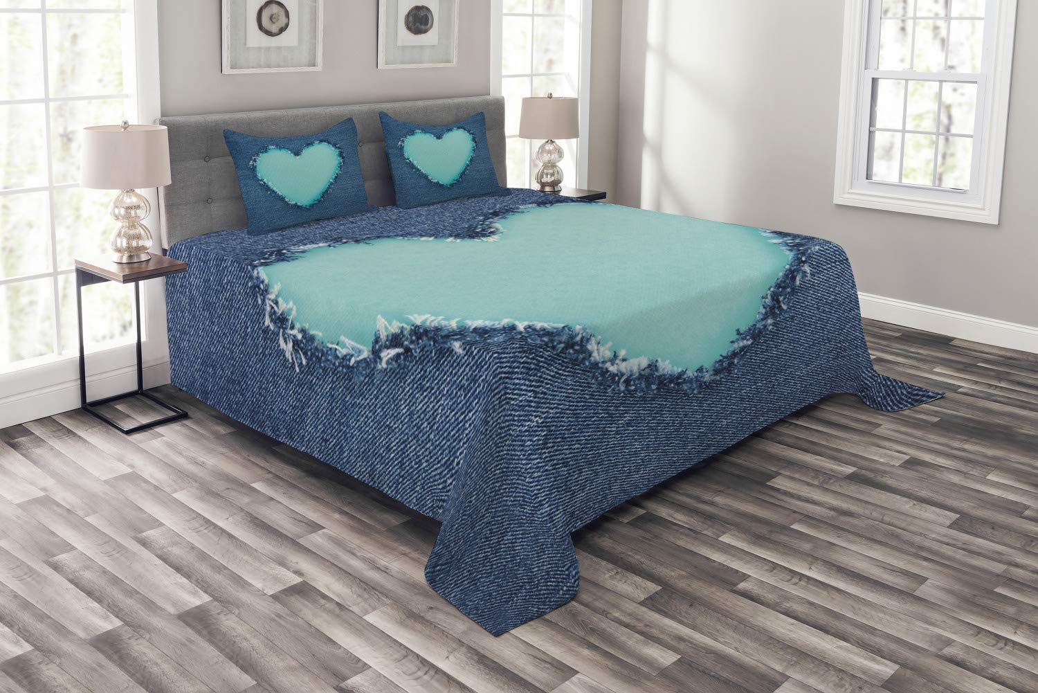 Ambesonne Navy and Teal Bedspread Set - Ripped Heart Design Romantic 3-Piece King Size Bedding with 2 Pillow Shams | Valentine's Day Gift, Couples Bedroom Decor, Cozy Home Upgrade for Master Bedroom