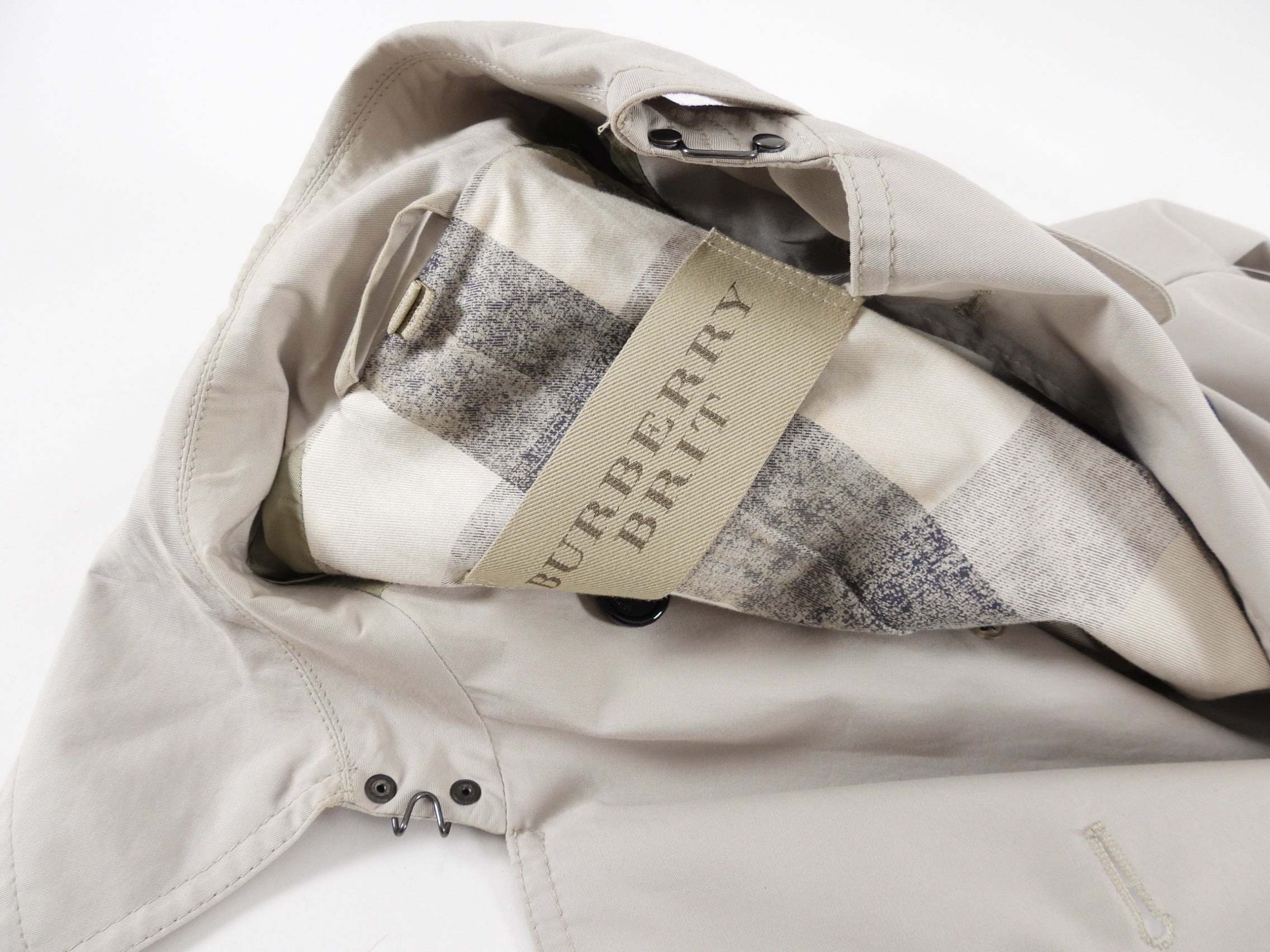 Burberry Brit Light Beige Short Trench Coat for Women | Size IT40 / US 6 | Classic Waterproof Raincoat for Spring & Fall Fashion | Perfect for Work, Travel & Casual Outings