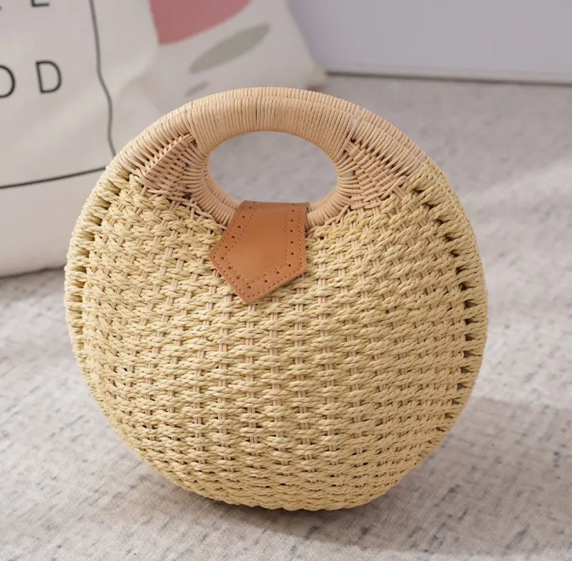 Stylish Cream Bucket Purse for Women - Trendy Crossbody Bag with Adjustable Strap, Perfect for Shopping, Travel & Everyday Use