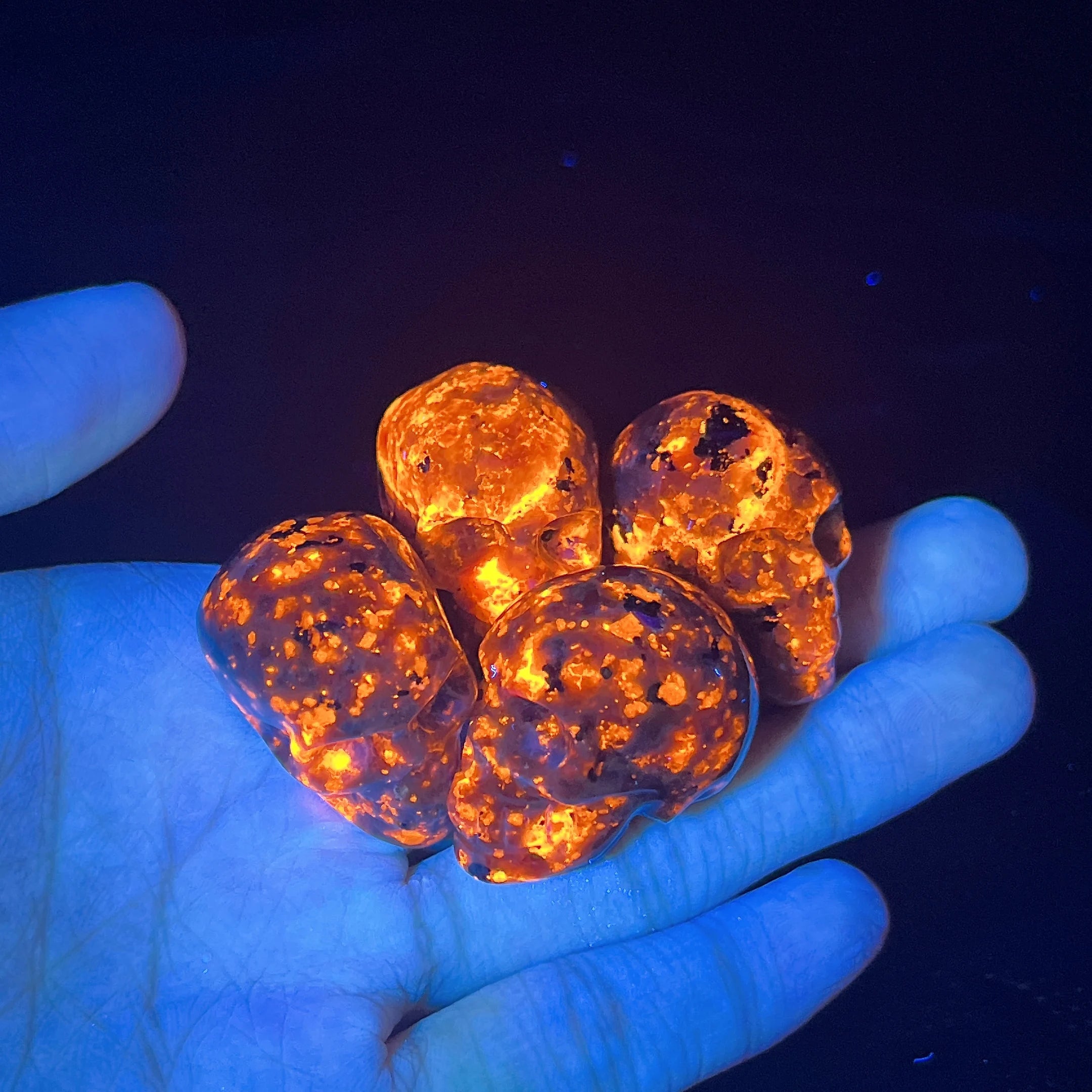 35mm Natural Yooperlite Skull Quartz Crystal Flame Stone Carving - Witchcraft Decor, Home Collection, Unique Spiritual Gift for Meditation & Altar Use