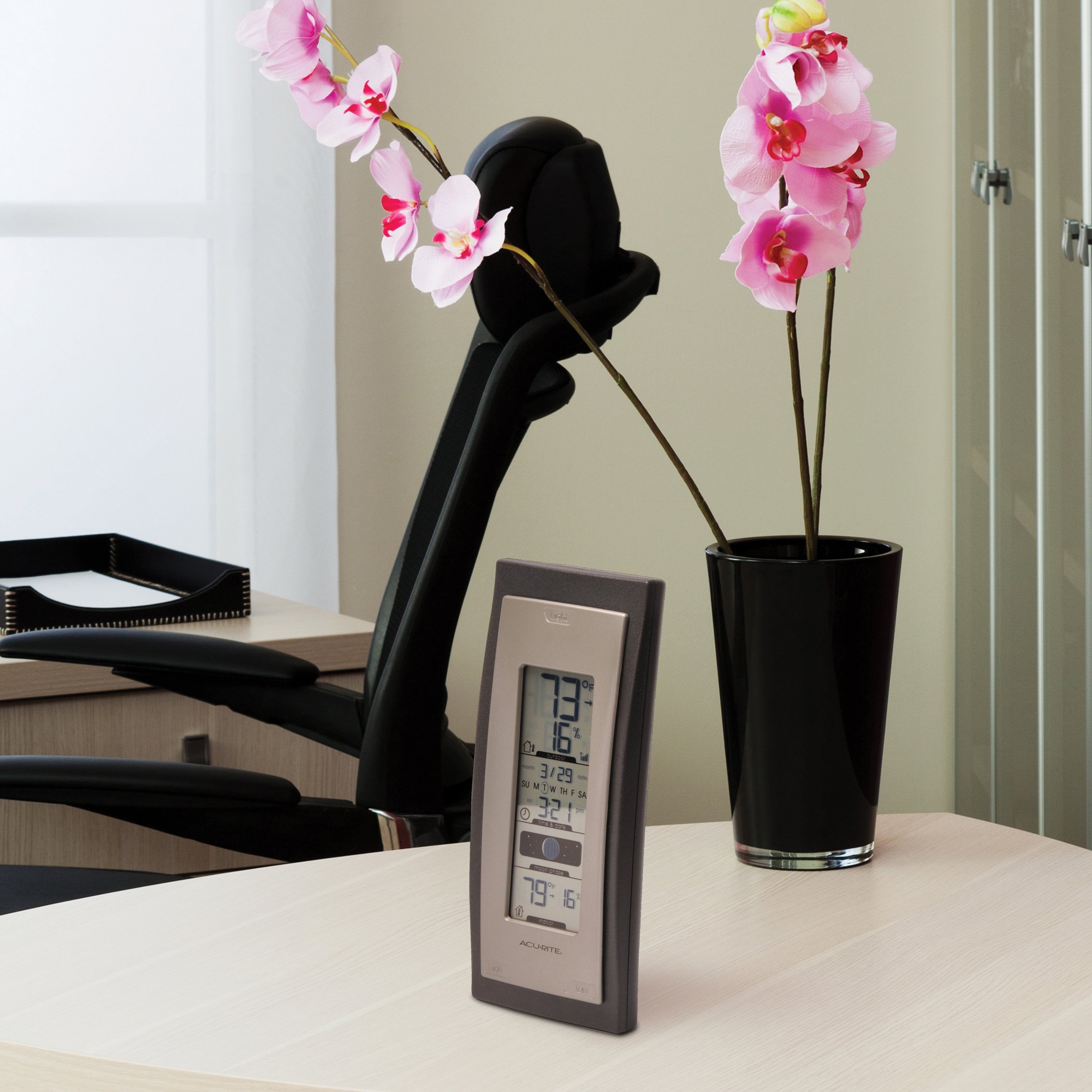 AcuRite 00592A4 Wireless Indoor Outdoor Thermometer with Humidity Sensor - Monitor Home, Greenhouse & Office Temperature & Humidity Levels