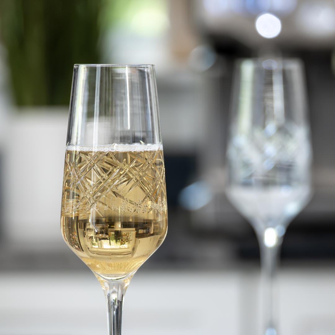 Premium Argyle 5.75oz Champagne Flutes - Set of 2 Crystal Clear Glasses for Wedding Toasts, Anniversary Celebrations & Romantic Dinners