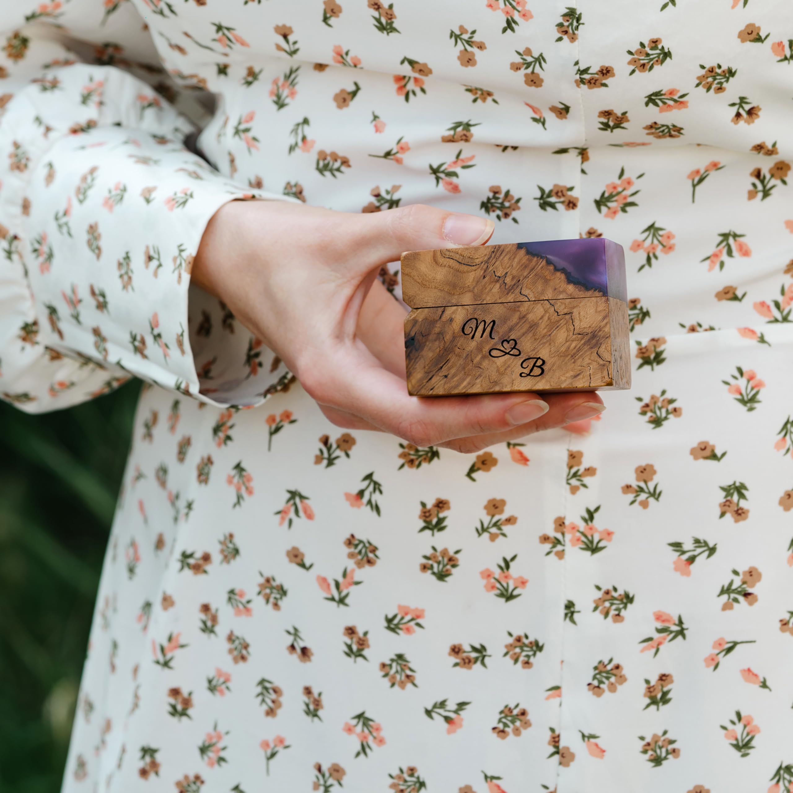 Exquisite Handcrafted Wooden Ring Box for Engagement & Wedding - Unique Proposal Ring Holder for Women & Men - Elegant Purple Accord Single Ring Bearer Box - Perfect for Wedding Proposals, Vow Renewals & Special Occasions