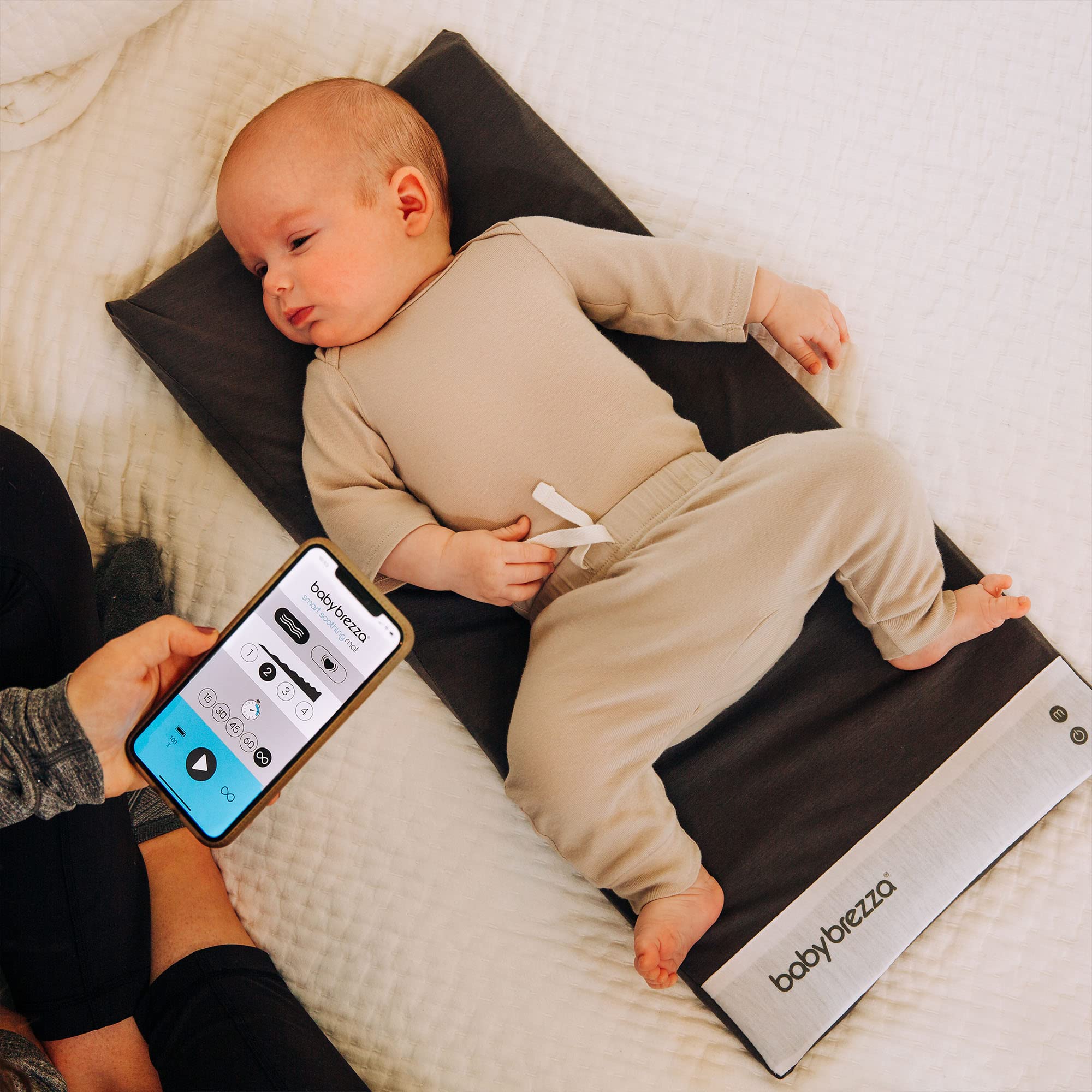 Baby Brezza Smart Soothing Mat - Vibrating Baby Mat with Calming Sounds & Gentle Vibrations for Newborns 0-12 Months, Grey - Perfect for Nursery, Bedtime & Soothing Fussy Babies to Sleep
