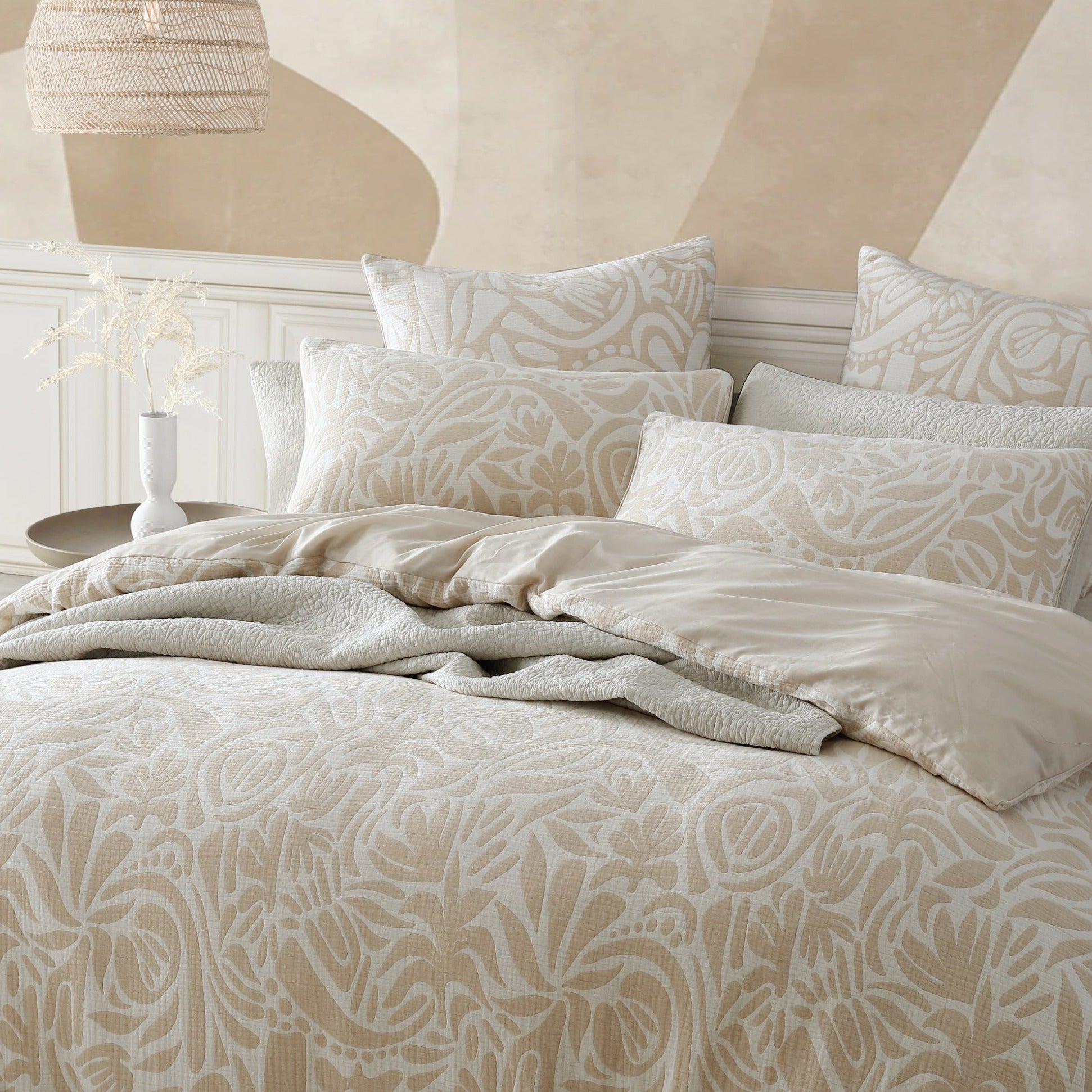 Luxury Haven Caramel Quilt Cover Set - King Size Bedding by Logan & Mason | Soft Microfiber Comforter Cover Set with Pillow Shams | Perfect for Master Bedroom, Guest Room & Hotel Style Decor