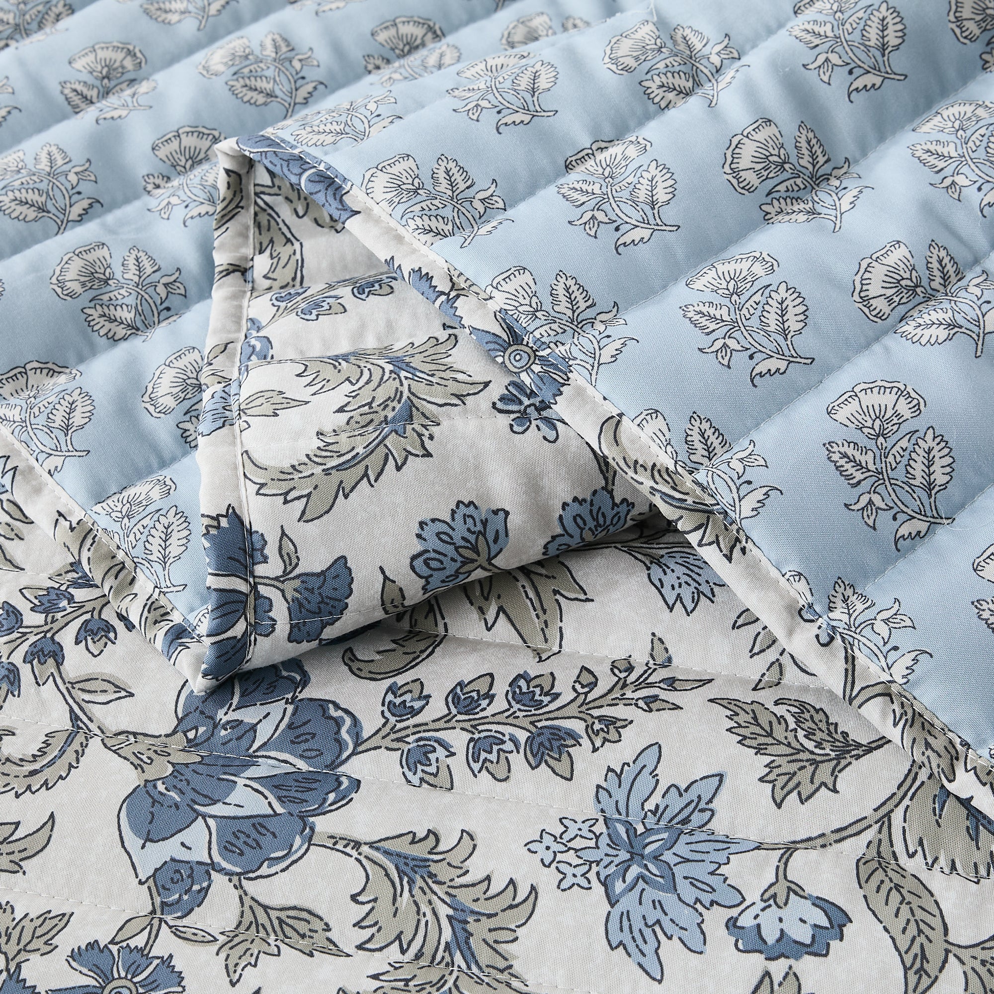 Lillian Block Print Reversible Quilt 6-Piece Set | Cotton Bedding Collection | Perfect for Master Bedroom, Guest Room & Cozy Home Decor