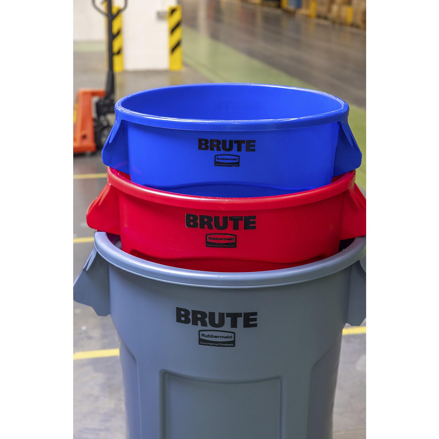Rubbermaid Commercial 265500GY 55-Gallon Gray Round Brute Plastic Trash Can - Heavy-Duty Waste Container for Restaurants, Offices & Outdoor Use