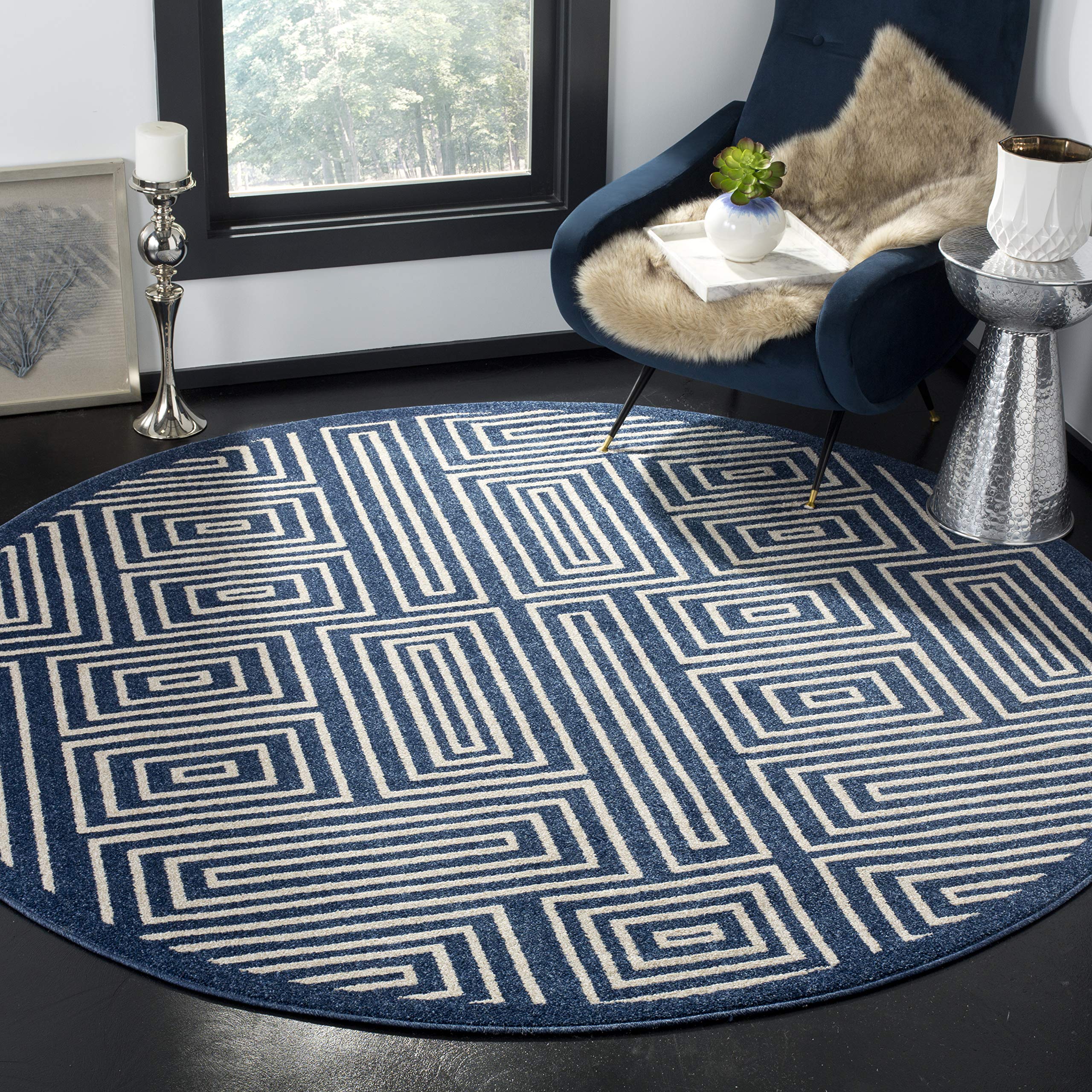 SAFAVIEH Amherst Collection 7' Round Area Rug - Navy/Ivory AMT430P - Mid-Century Modern Non-Shedding Rug for Dining Room, Living Room, Bedroom & Entryway - Perfect for Home Decor & High Traffic Areas