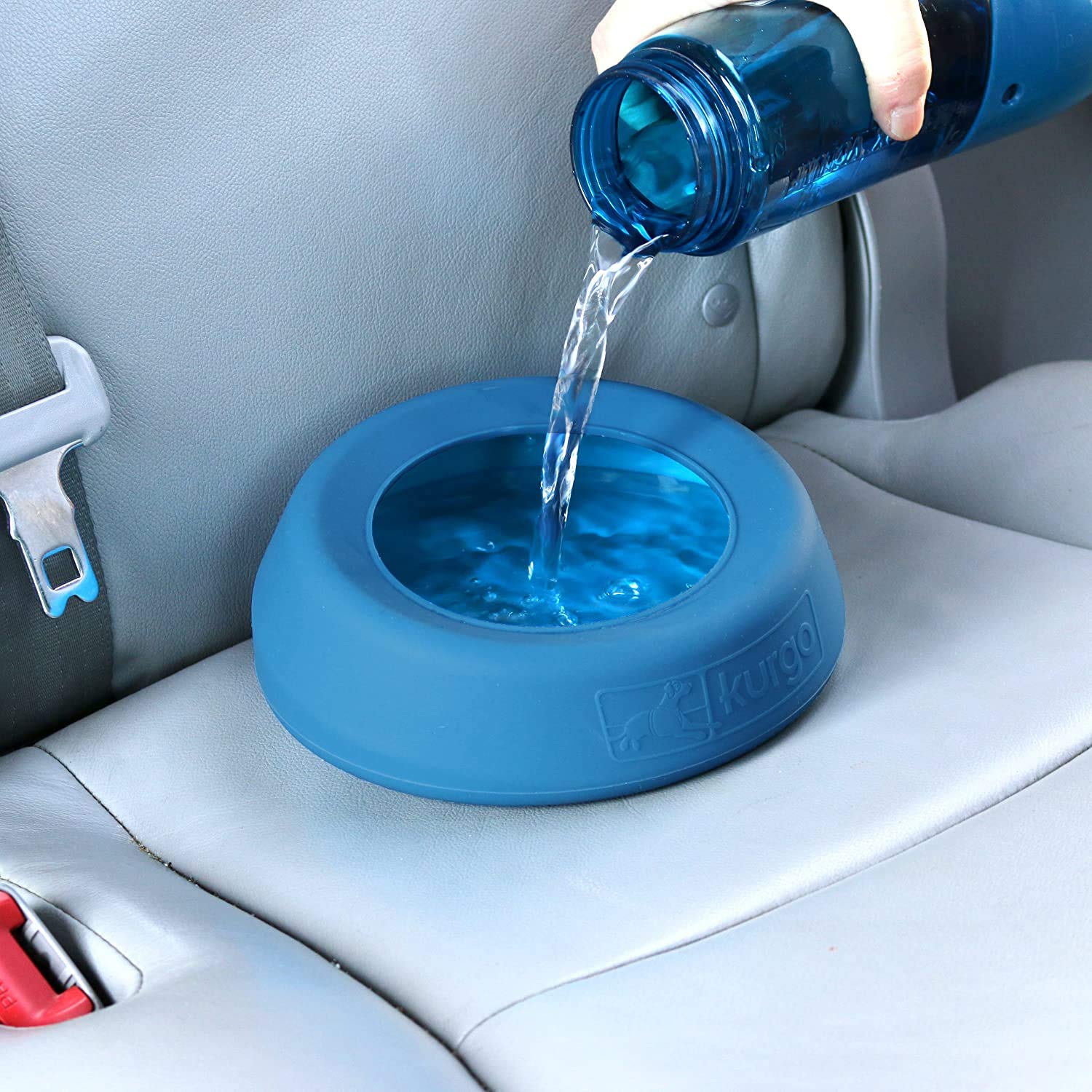 Kurgo Splash-Free Wander Water Bowl - 24oz No Spill Portable Dog Travel Bowl for Car Rides & Outdoor Adventures - Mess-Proof Chili Red Pet Bowl for Hiking, Camping & Road Trips