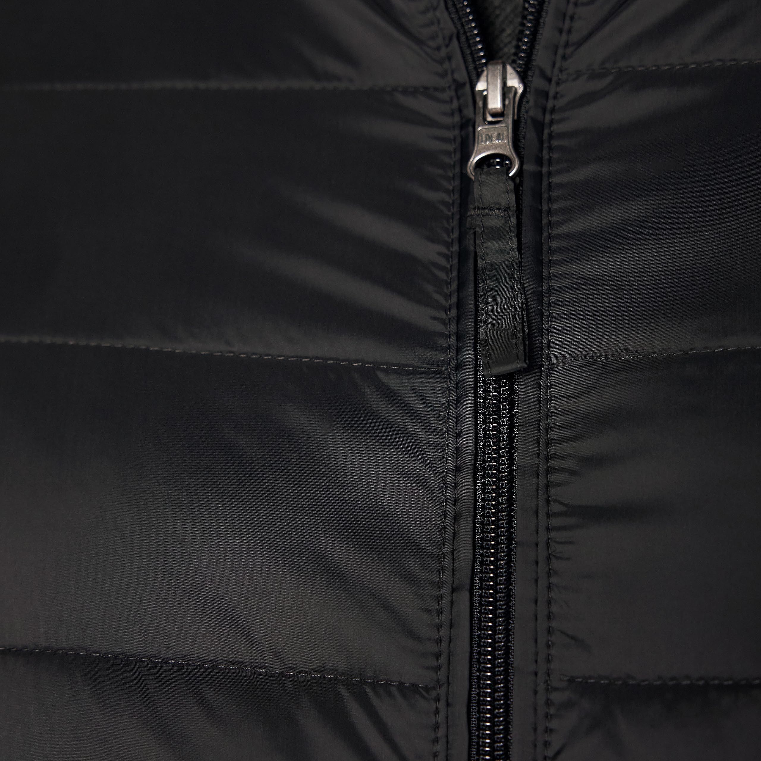 Amazon Essentials Men's Packable Lightweight Water-Resistant Puffer Jacket - Big & Tall Sizes - Warm Winter Coat for Outdoor Activities, Travel & Casual Wear