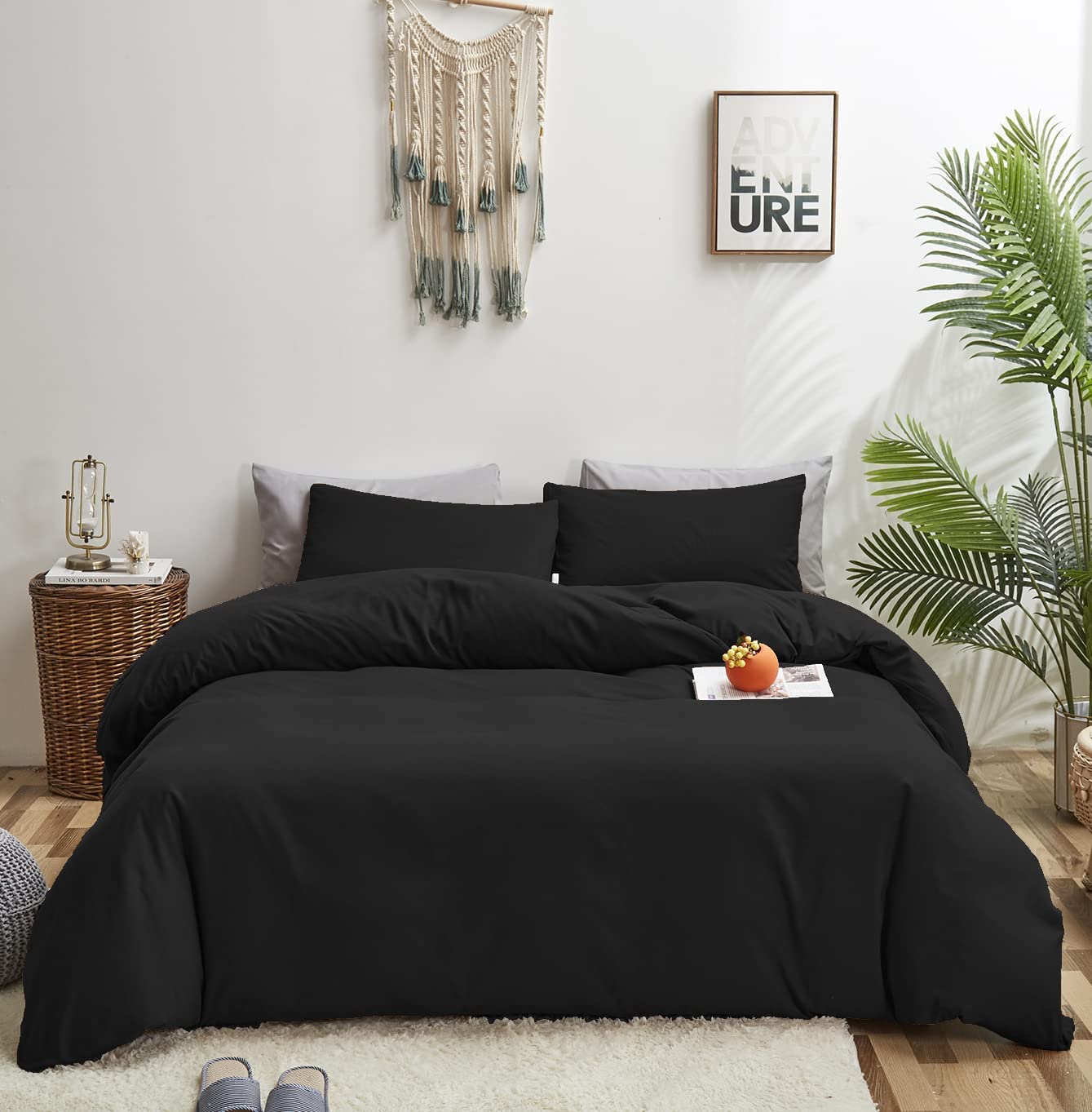 Premium All Black King Size Comforter Set - Ultra Soft & Cozy Bedding for Men & Women - Simple Solid Black Quilted Bedspread - Ideal for Master Bedroom, Guest Room & Dorm - Machine Washable