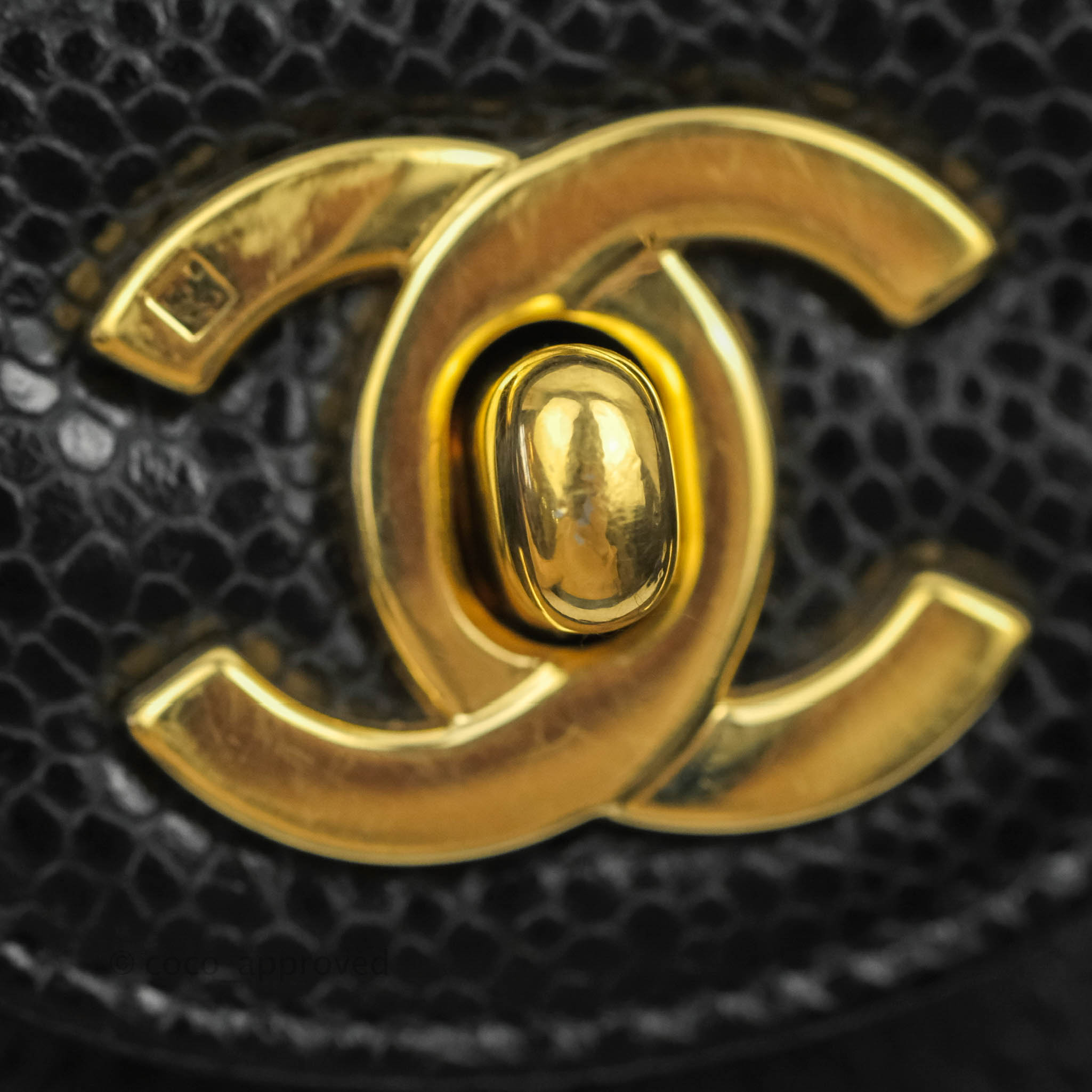 Chanel Classic M/L Medium Double Flap Bag in Black Caviar Leather with 24K Gold Hardware - Perfect for Luxury Fashion & Evening Events