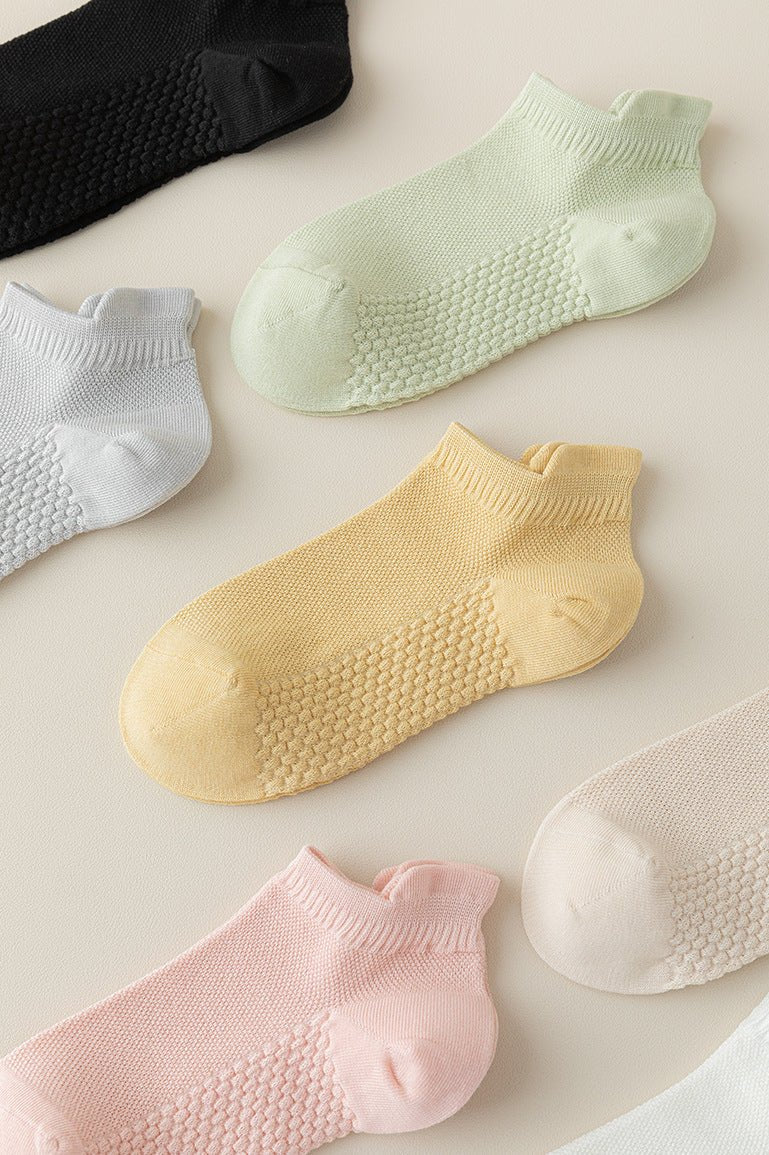 Breathable Moisture-Wicking Women's Ankle Socks - Lightweight & Odor Control for Running, Workouts & Everyday Comfort