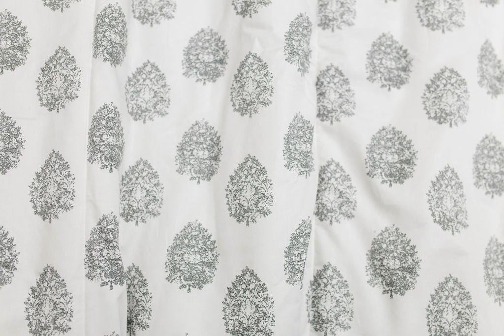 Cozy Kate Blanket - Soft & Warm Fleece Throw for Women & Men - Perfect for Couch, Bed, and Travel - Home & Office Comfort