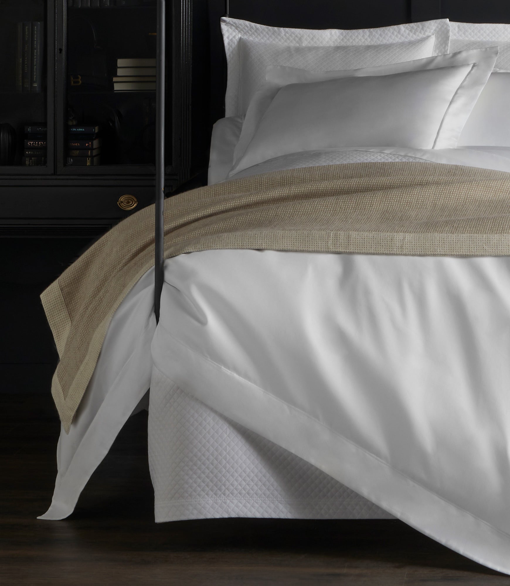Angelo Reversible Soft Fleece Blanket - Ultra Cozy & Warm for All Seasons - Perfect for Bed, Couch, Travel & Outdoor Use