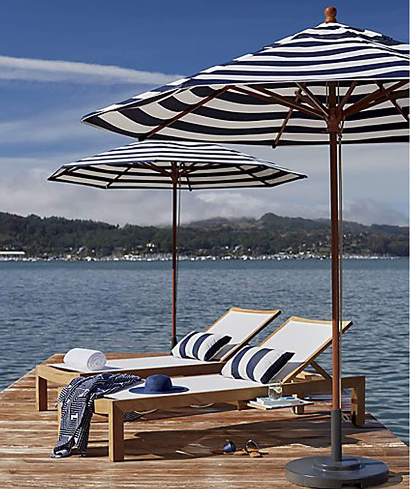 9ft Striped Beach Umbrella with Wooden Pole - Portable Patio Sun Shade for Outdoor, Backyard, Pool & Market - Perfect for Beach Days, Garden Relaxation & Outdoor Dining