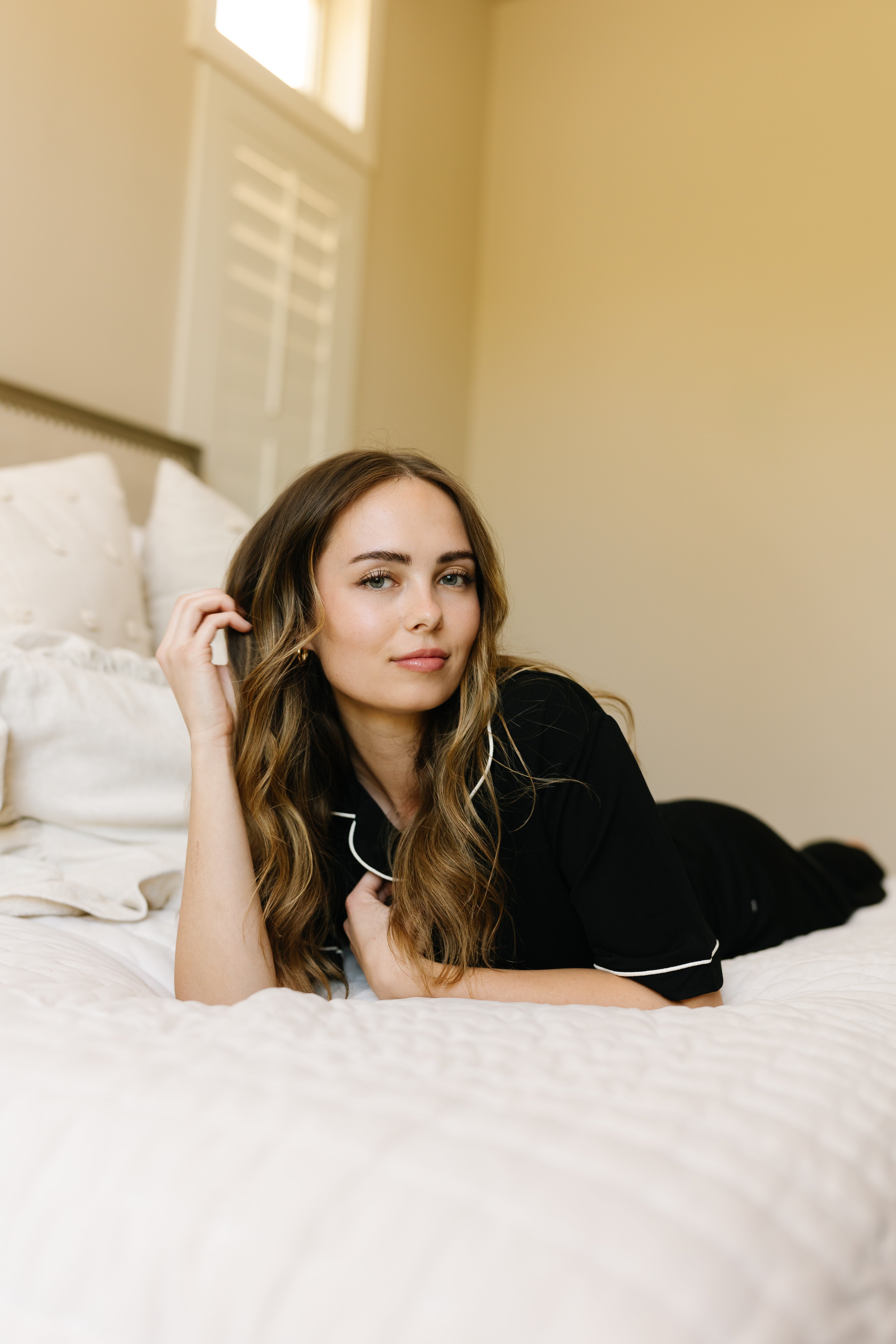 Elegant Black Tie Pajama Set for Women - Soft Short Sleeve Sleepwear for Comfortable Nights & Relaxing Evenings at Home