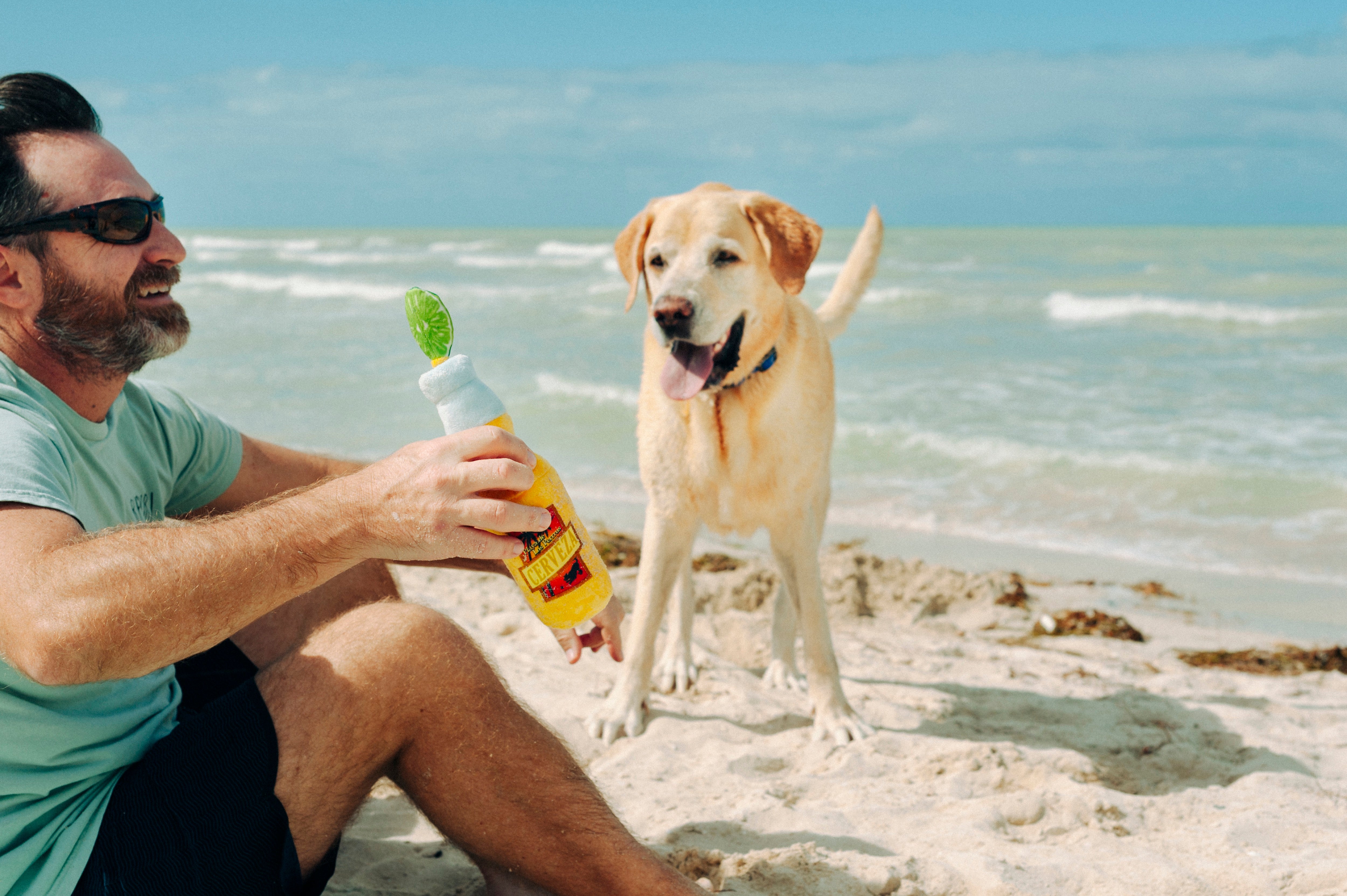 Tropical Paradise™ Dog Plush Toy - La Cerveza Tropical Beer-Shaped Chew Toy for Dogs | Durable & Soft Pet Play Toy for Small, Medium & Large Breeds | Perfect for Playtime, Training & Cuddling