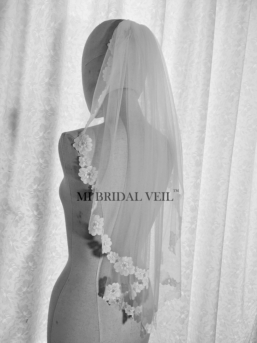 Elegant Boho Lace Wedding Veil with Floral Embroidery - Fingertip Length Bridal Veil for Romantic Ceremonies | Perfect for Bohemian, Beach & Outdoor Weddings
