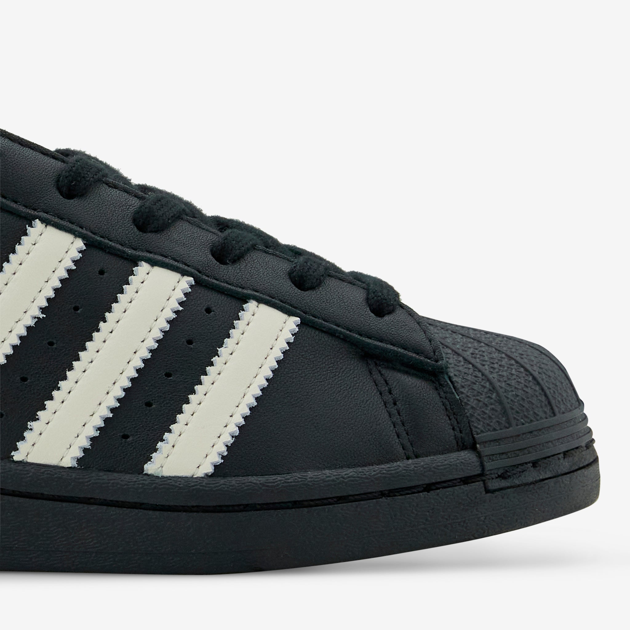 Avavav Women's Superfinger Superstar Sneakers in Core Black, Cream White - Stylish & Comfortable for Casual Wear, Running & Gym Workouts