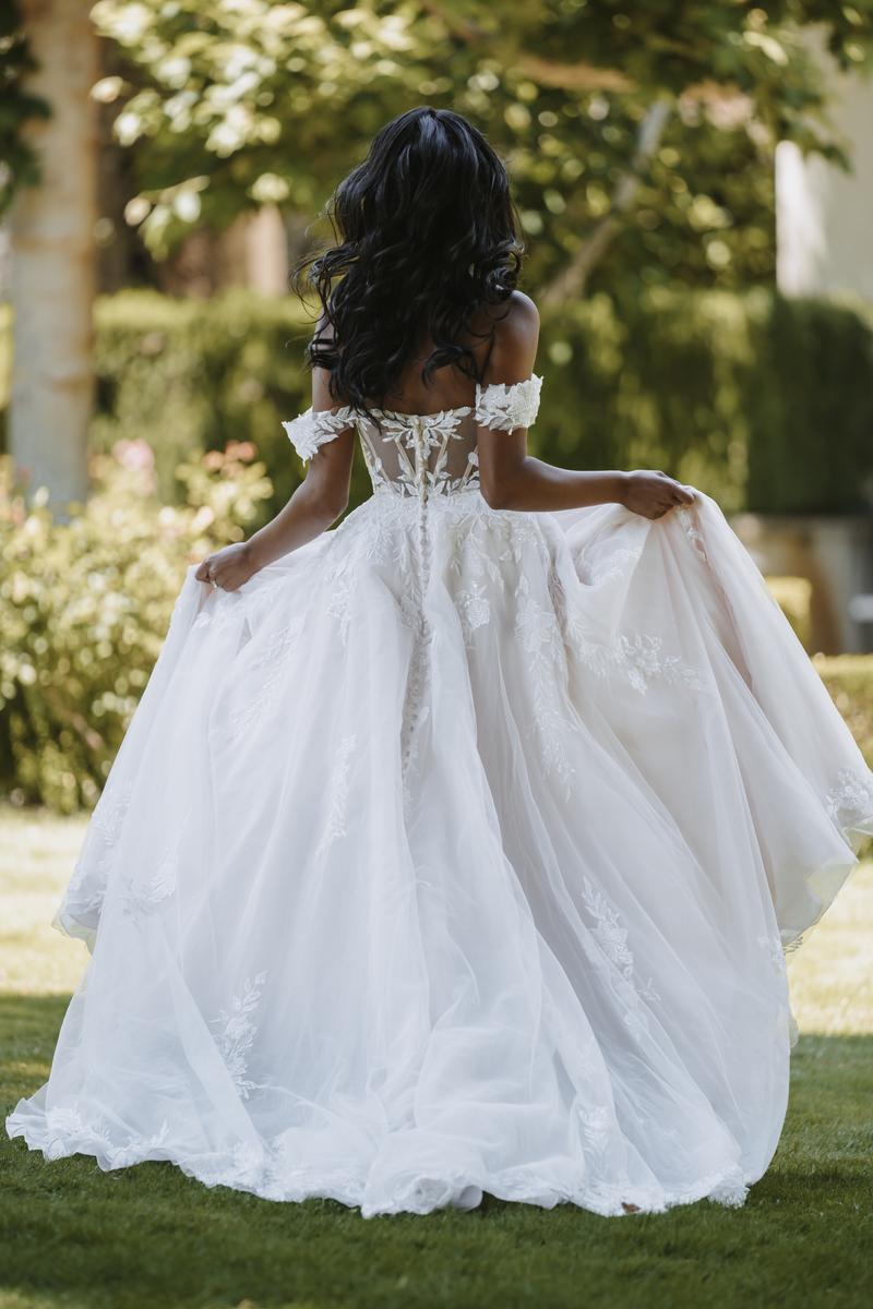 Allure Bridals 9902 Wedding Dress - Elegant A-Line Gown with Lace Appliques for Brides, Bridesmaids & Formal Events
