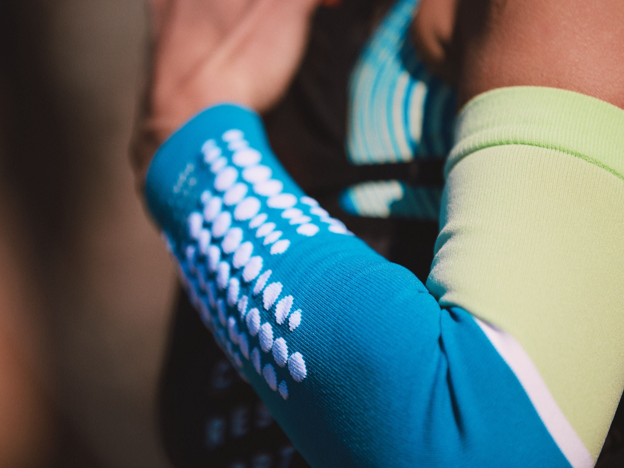Compressport Unisex Arm Force Ultralight Running Arm Sleeves (SU00008B_524) - UV Protection & Muscle Support for Cycling, Hiking & Outdoor Sports