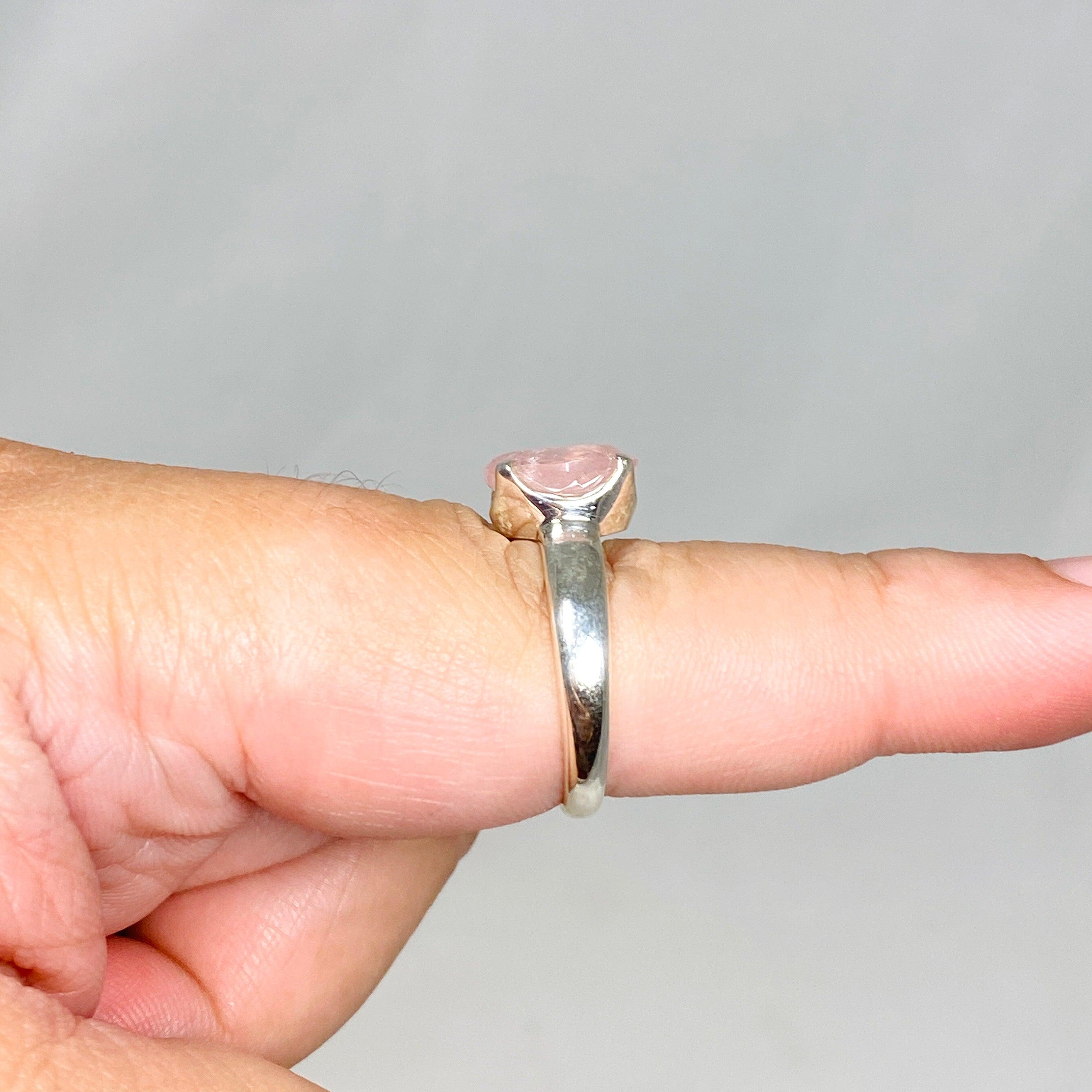Morganite Faceted Oval Ring Size 9 - 14K Rose Gold Engagement Ring for Women, Perfect for Valentine's Day Gift & Anniversary Jewelry