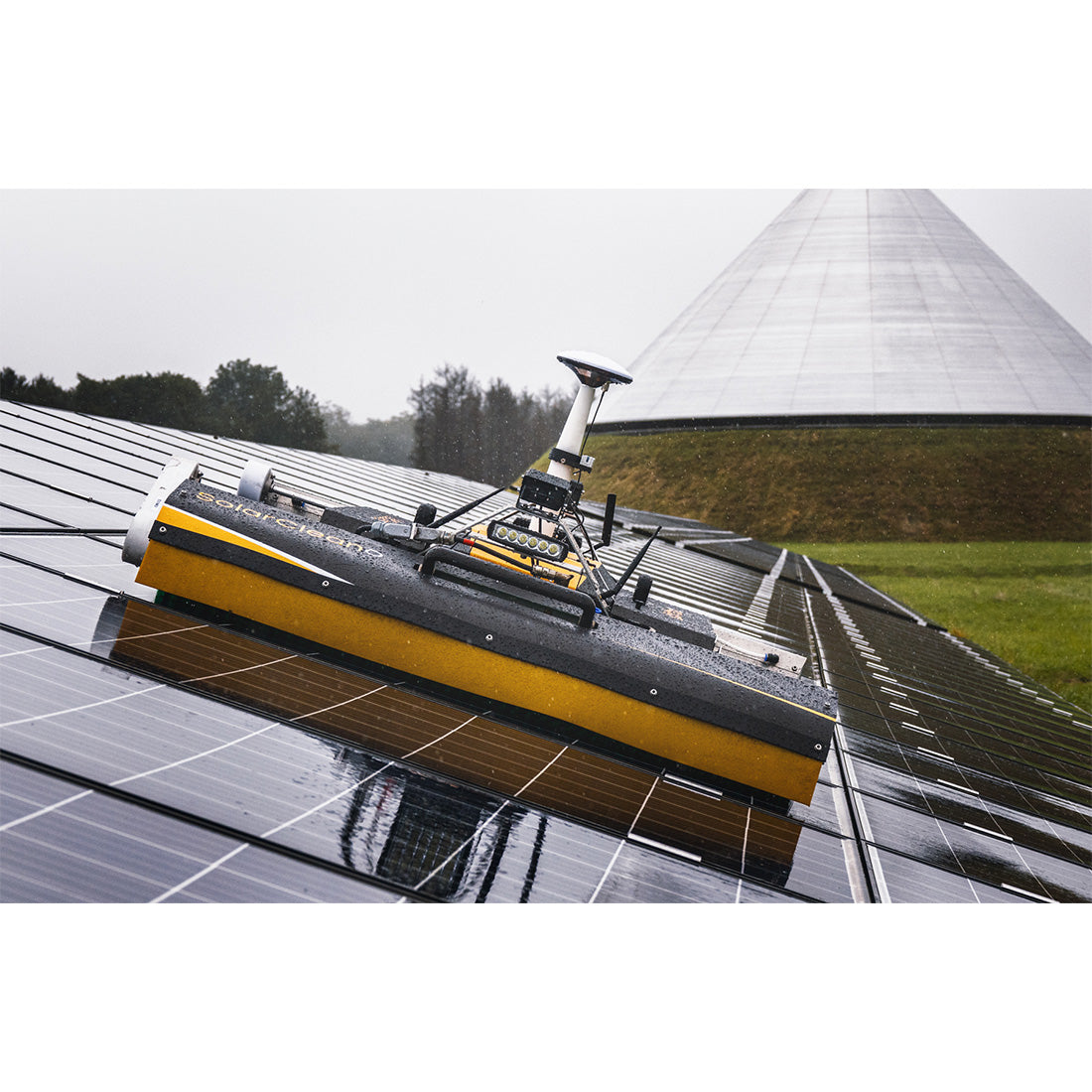 SolarCleano F1 Solar Panel Cleaning Kit - Efficient Solar Panel Cleaner for Home & Commercial Use - Perfect for Rooftop, Ground-Mounted, and RV Solar Panels