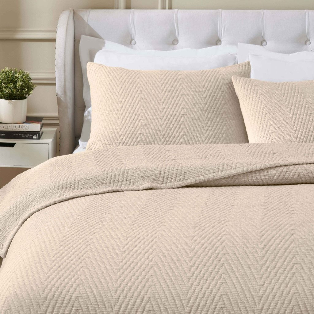 Premium Aswan Cotton Medium Weight Textured Modern Chevron Woven Coverlet - Soft & Breathable Bedspread for All-Season Comfort | Perfect for Master Bedroom, Guest Room & Cozy Home Decor