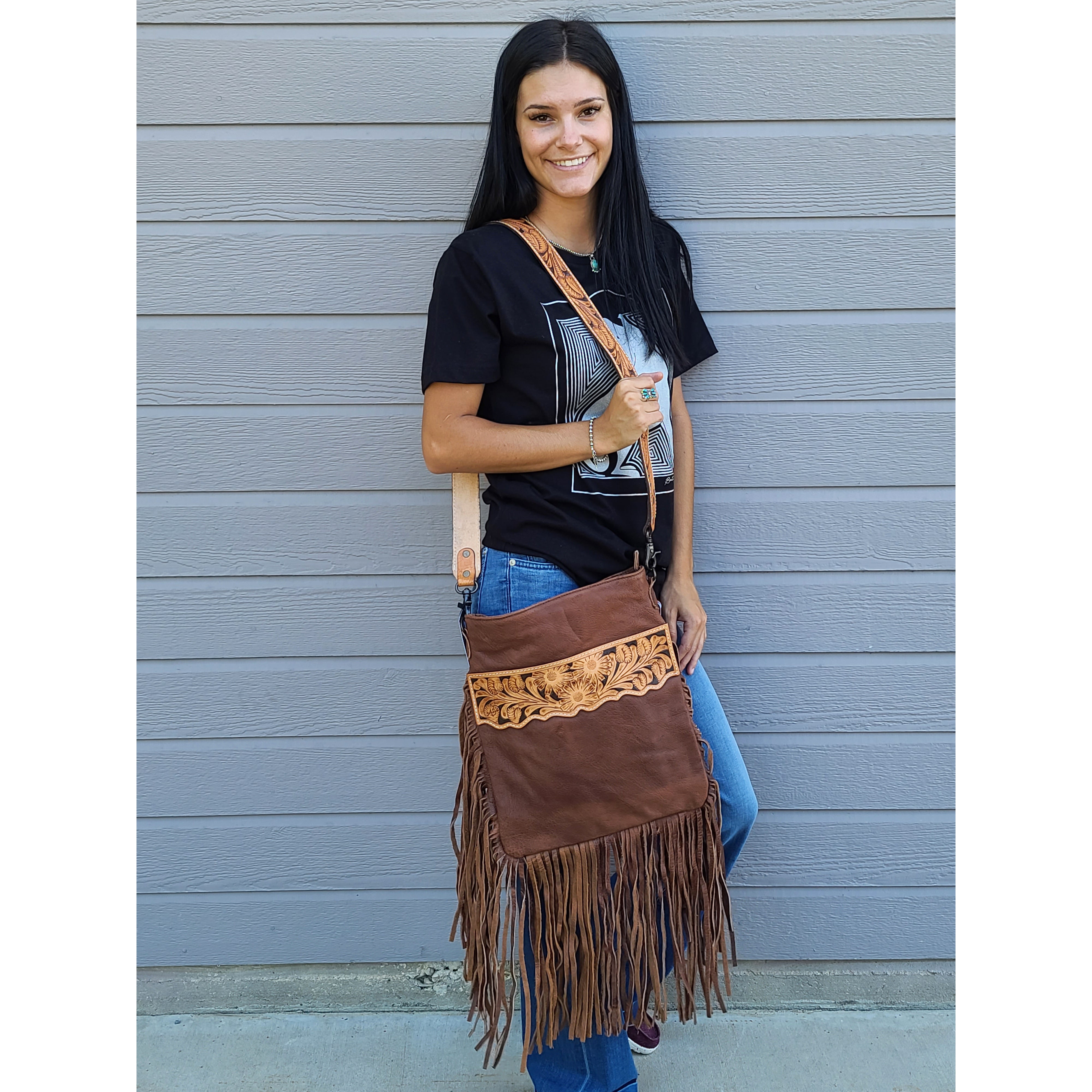 American Darling Conceal Carry Leather Messenger Bag - Stylish & Functional Crossbody Bag for Women & Men | Perfect for Travel, Work & Everyday Use