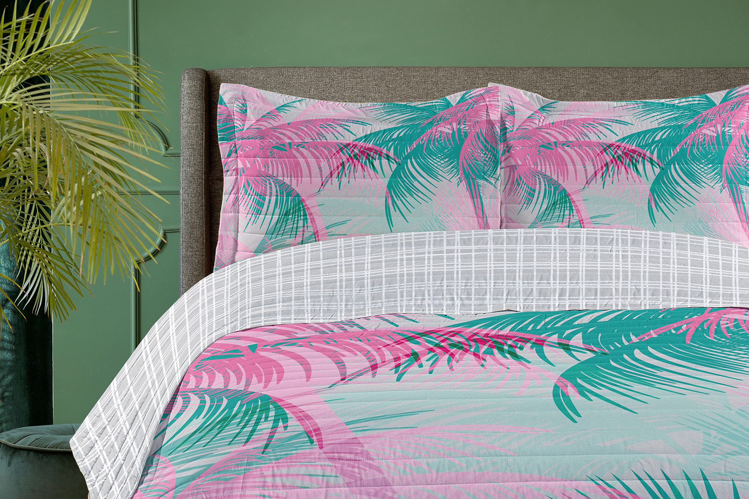 Ambesonne Reversible Queen Size Bedspread Set - Vibrant Pink & Green Palm Leaf Beach Theme, Includes Comforter & Pillow Shams | Soft Microfiber Bedding for Coastal Decor, Boho Chic Bedroom, Summer Parties